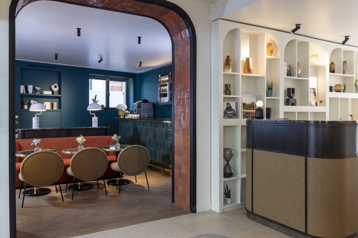 hotel-toujours-espaces-communs-reception-001.jpg