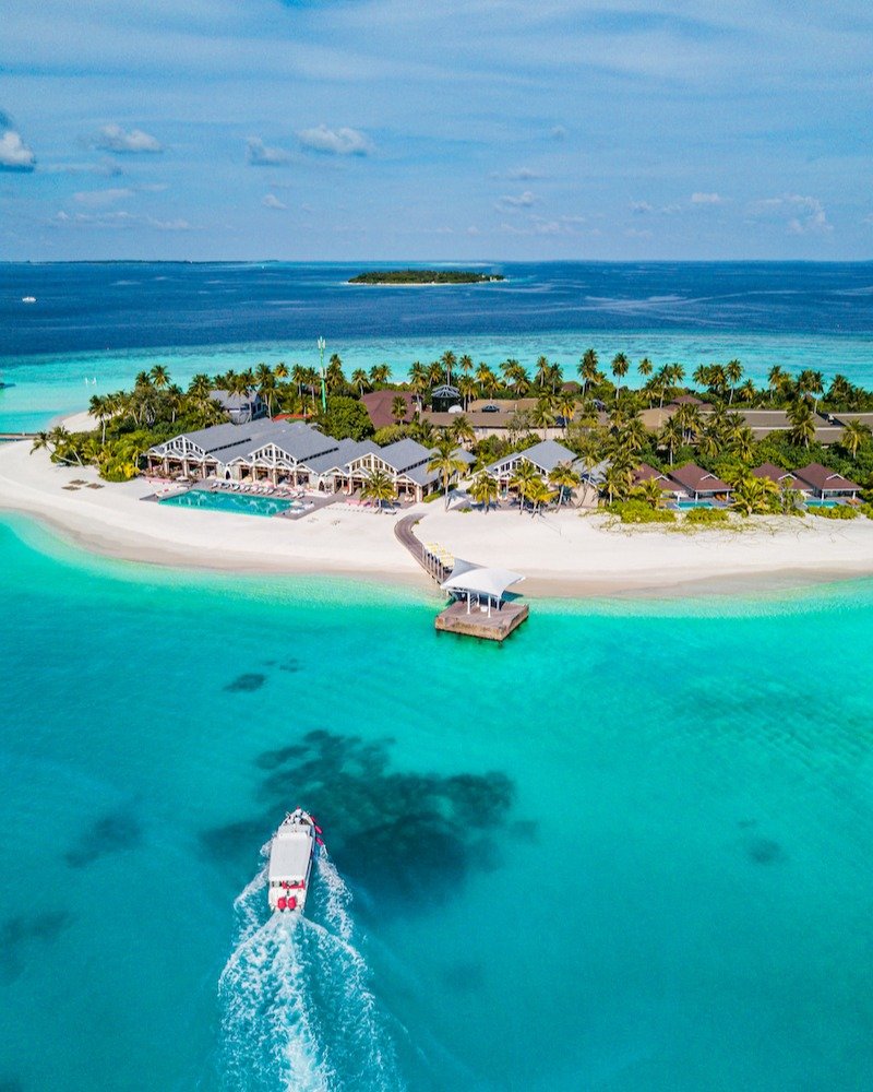 @thestandardmaldives Huruvalhi was awarded its inaugural Green Globe certification in December 2025, recognizing the resort&rsquo;s overarching dedication to sustainable operations and management. 

#greenglobecertified