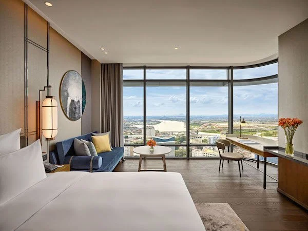 Deluxe Corner_02.jpg