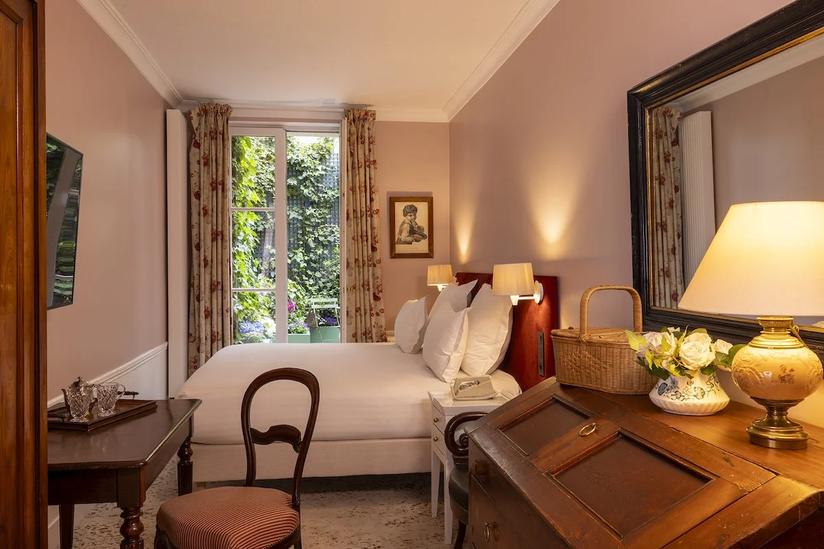 _16A0299 hotel saint gregoire bd.jpg