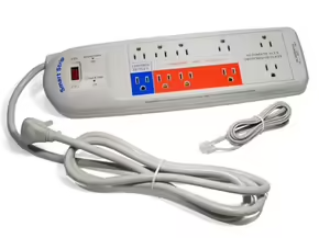 Smart power strips and energy‑control systems automatically cut power to office equipment when devices are idle or spaces are unoccupied. By eliminating “vampire energy” draw from printers, chargers, monitors, and peripherals, these systems reduce un