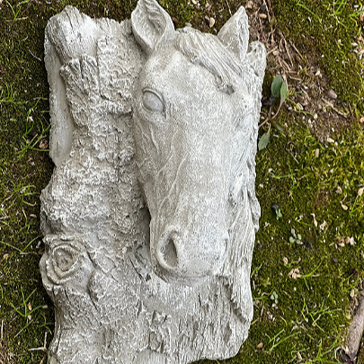 horse+statue1.png