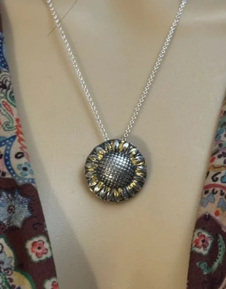 sunflower pendant3.jpg