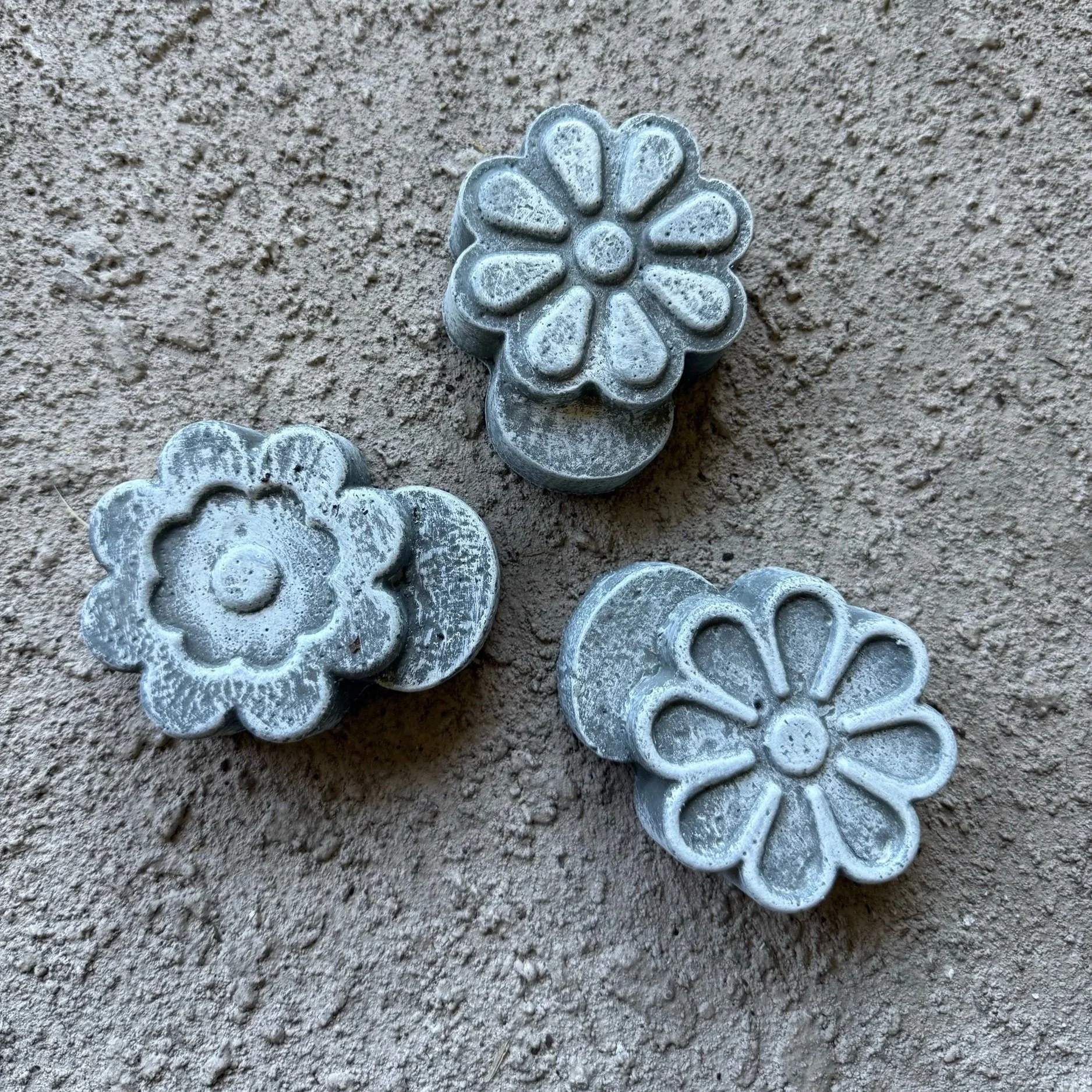 Retro Flower Set Planter Holders.