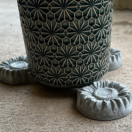 sunflower+pot+feet4.png