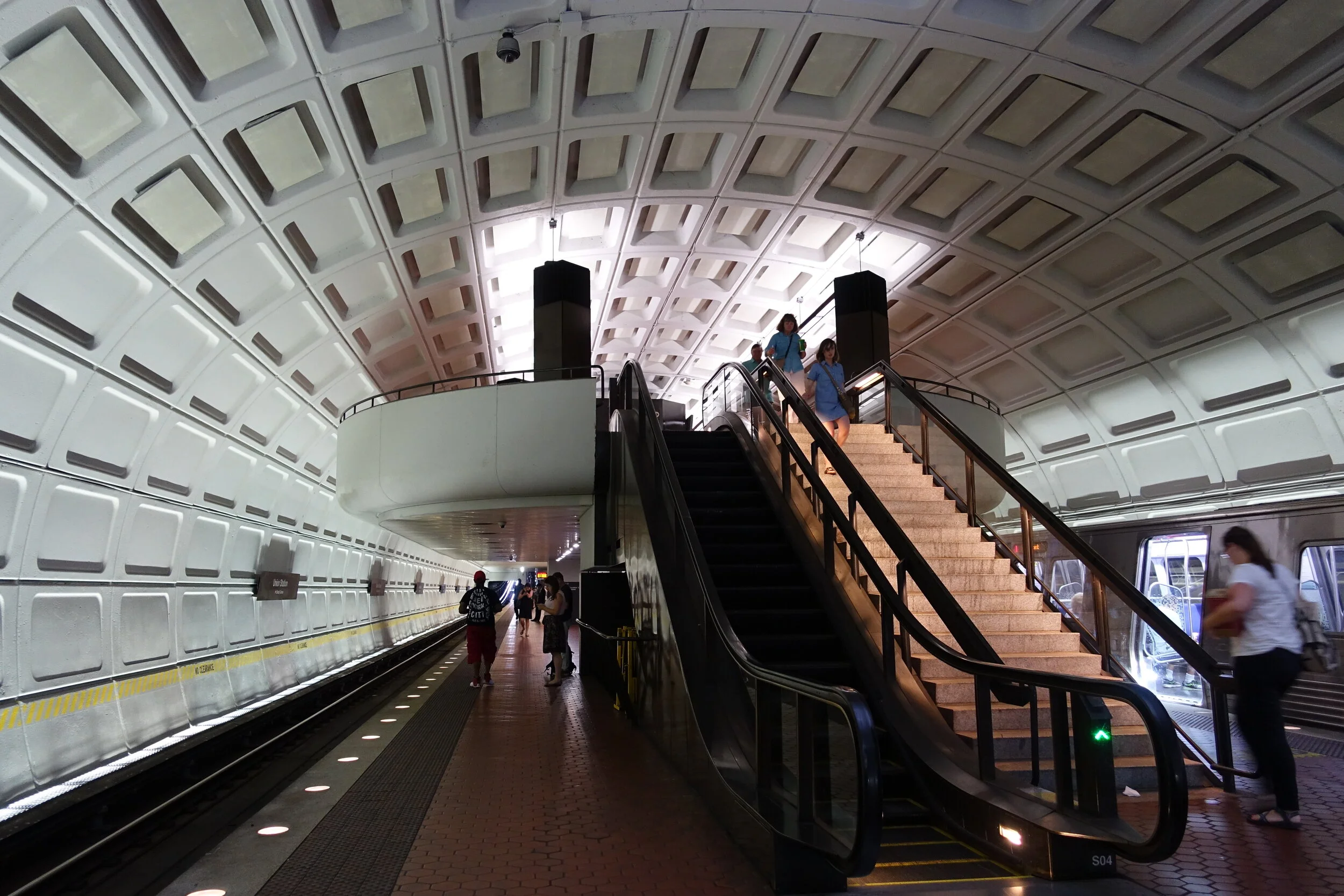 Fancy futuristic traino in DC.