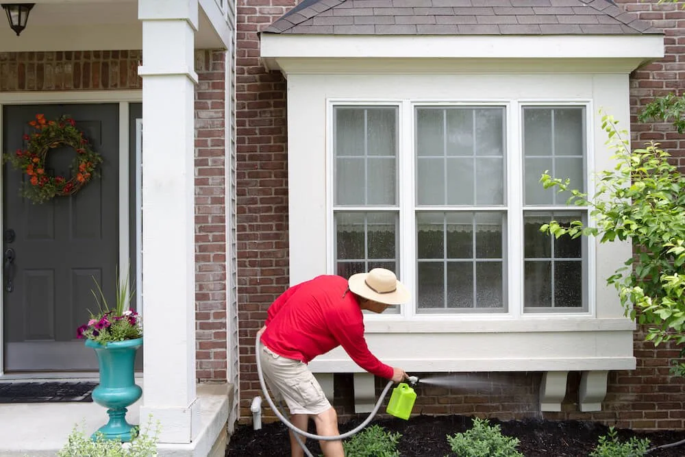 What's the Difference Between Pressure Washing and Soft Washing?