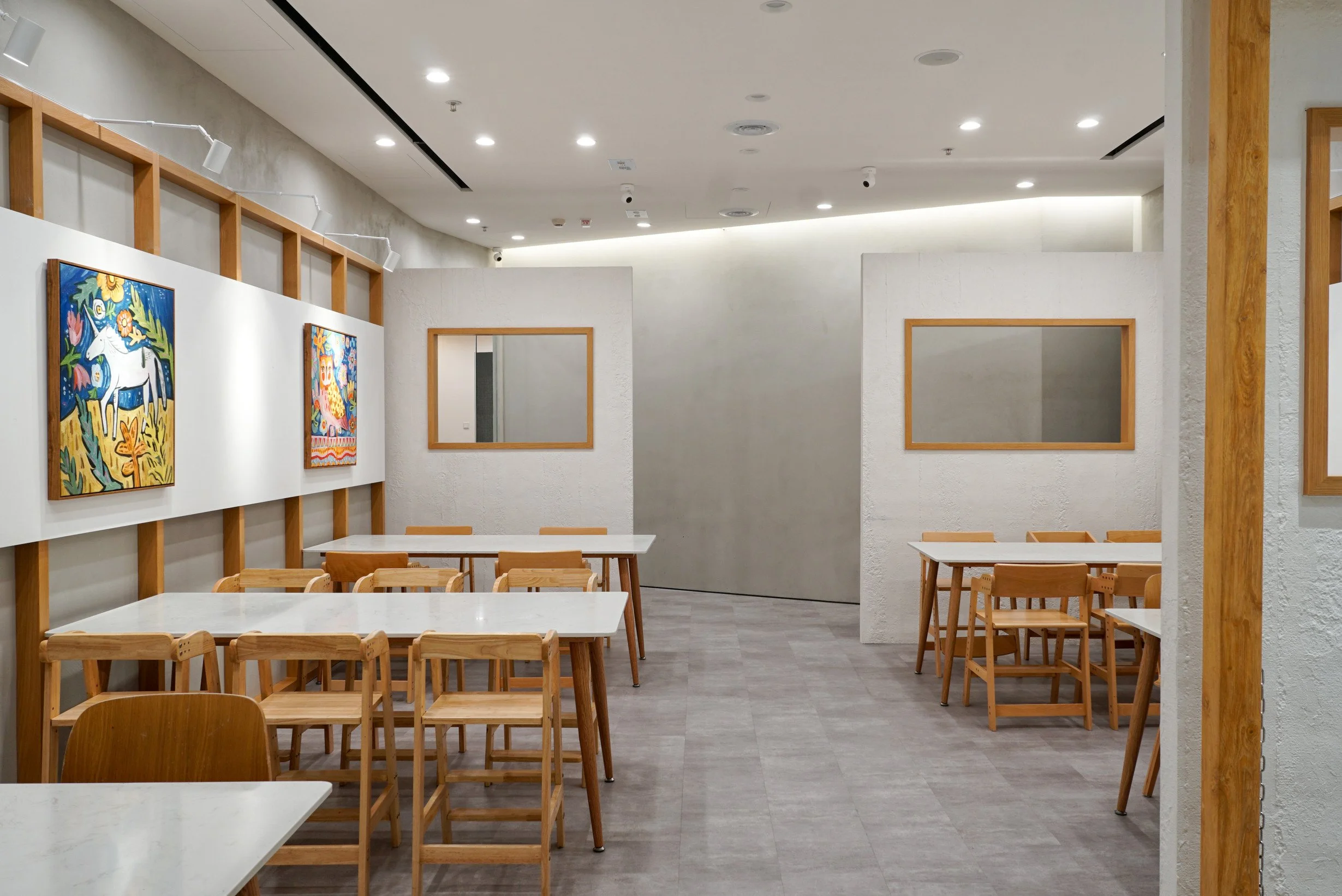 Art classroom with flexible furniture layout