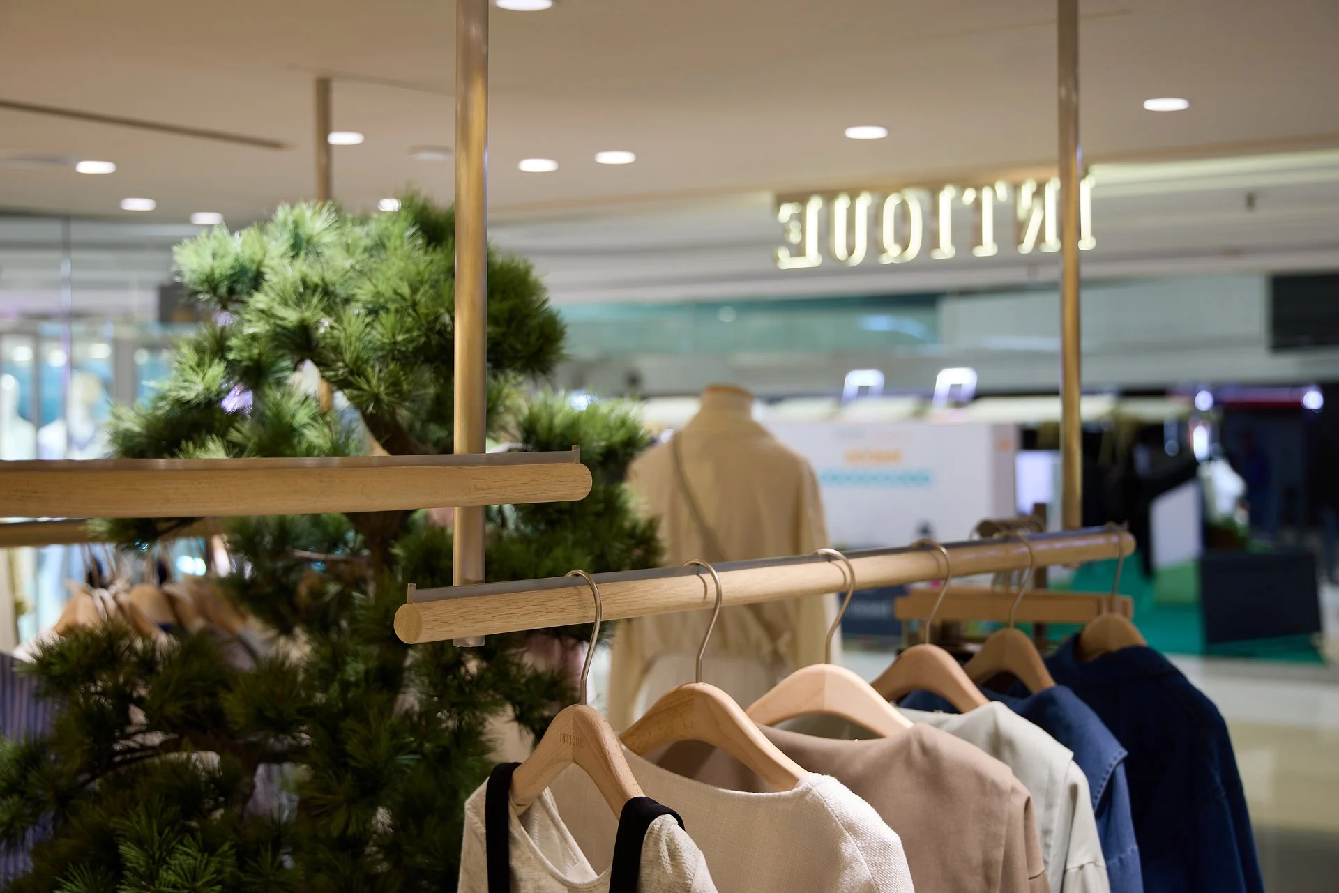 intique-Metroplaza-Detail-01.jpg