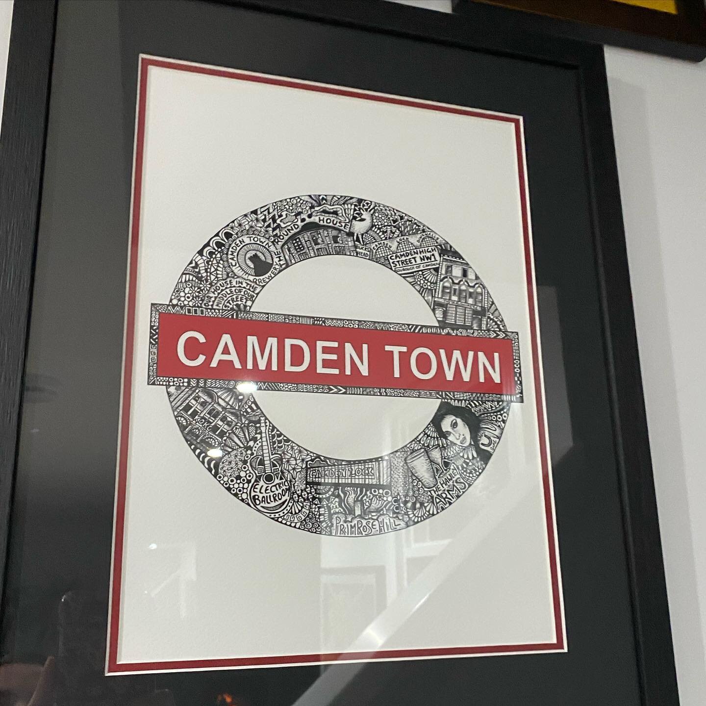 Can&rsquo;t beat the feeling of seeing your work in someone&rsquo;s home 🏡 #pretendingtobeastar #goodtaste #camdentownlondon #jerseyliving