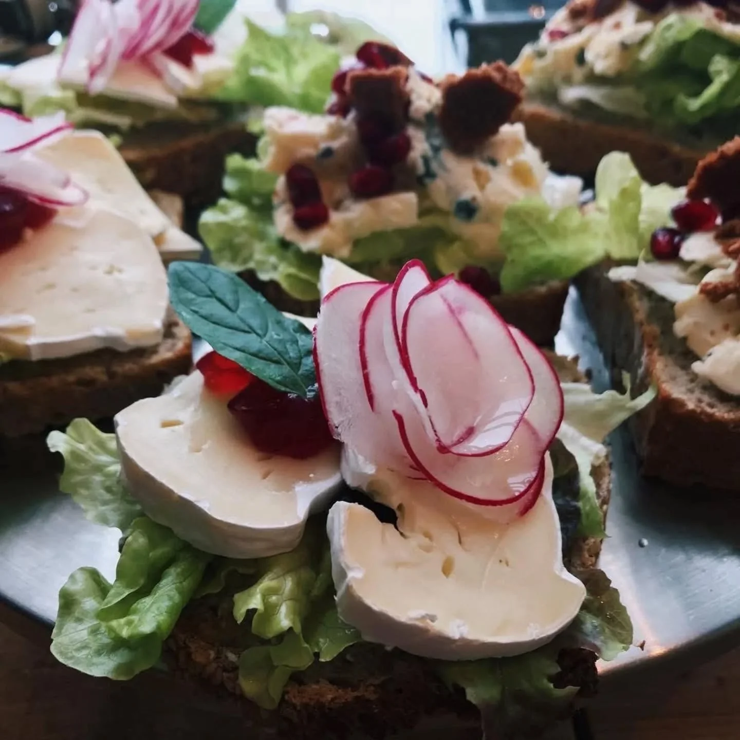 📢 Plenum Etter &ldquo;Stengetid&rdquo;🎄 Torsdag kl.17-20. Velkommen til Plenum&rsquo;s julekoldtbord med innslag av julep&aring;legg, salater og dessert. Noe for enhver smak! Kaffe og gl&oslash;gg er inkludert.

Det er mulig &aring; forh&aring;ndsb