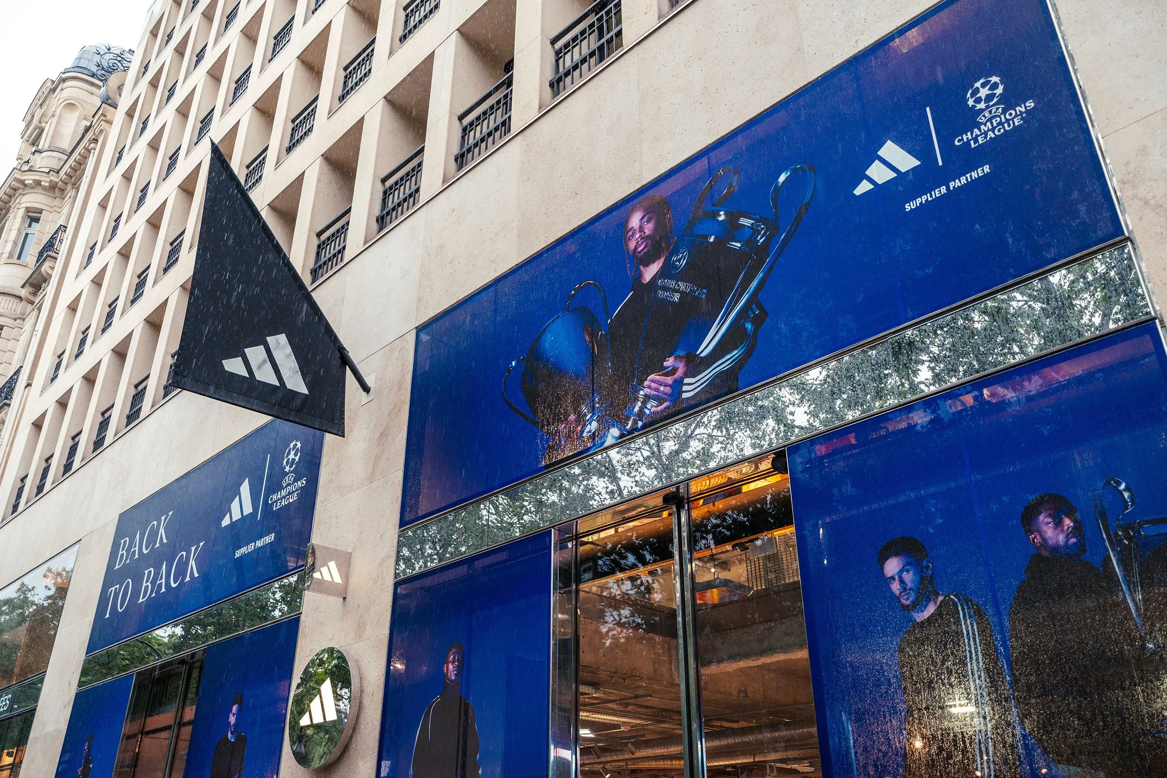   Adidas x PSG Ligue des Champions   - Activation de marque, habillage vitrine