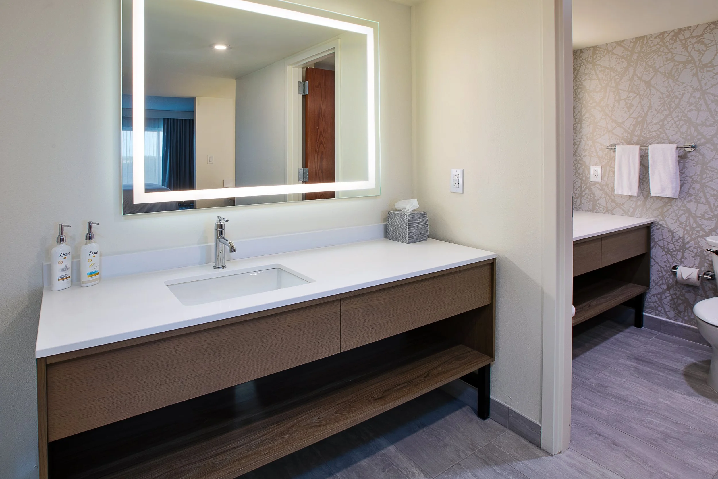 Pres Suite 9.jpg