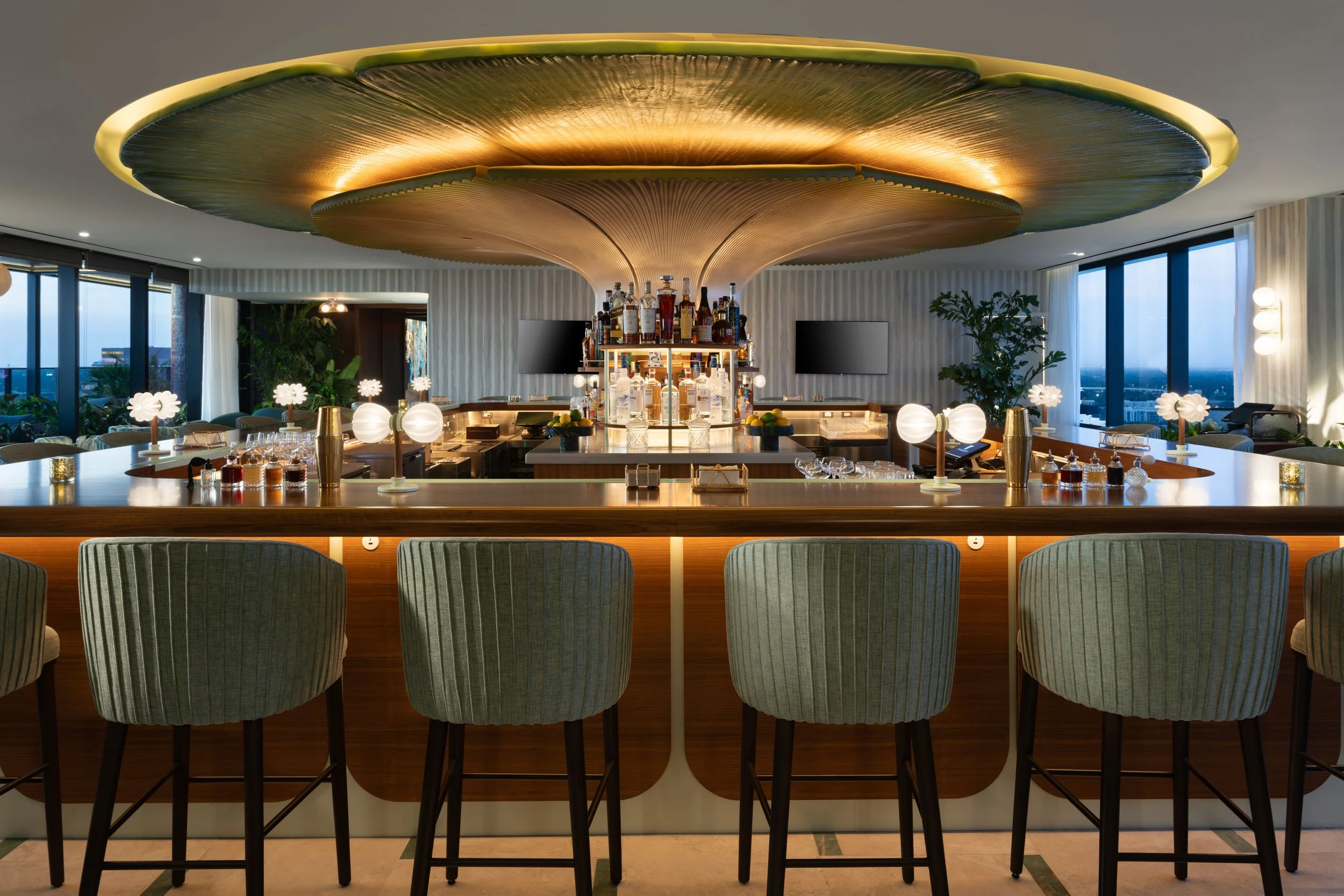 Beacon Main bar