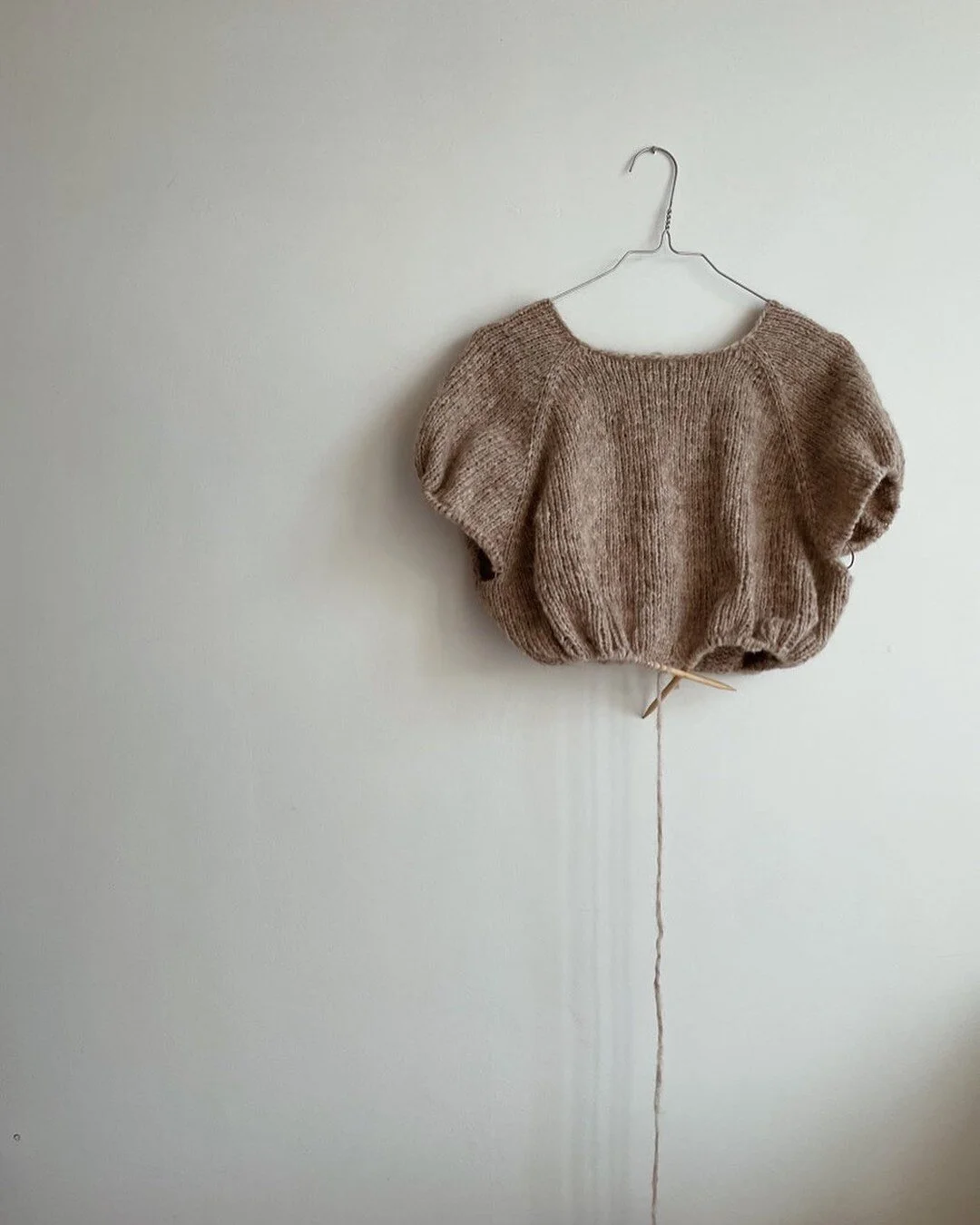 Sweater no.6 p&aring; vei, med garn kj&oslash;pt second-hand via @tise 🕊

#sweaterno6 @myfavouritethings.knitwear