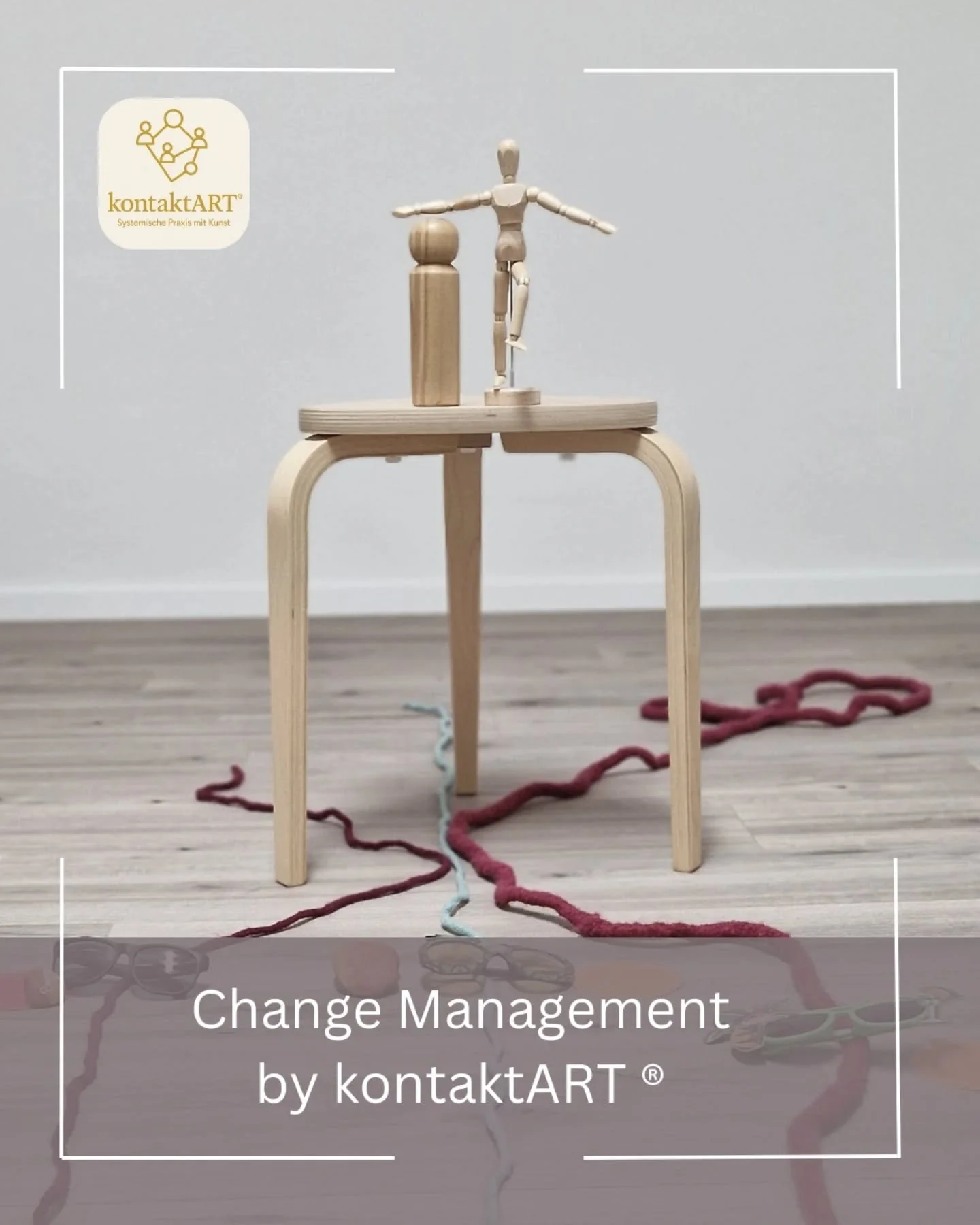 Nicht der Job entscheidet, sondern die Version von uns selbst, aus der wir handeln.

Heute durfte ich in der Supervision erleben, wie Klarheit entstand. Eine erfahrene Managerin kam mit der Frage nach dem richtigen n&auml;chsten Schritt und fand stat