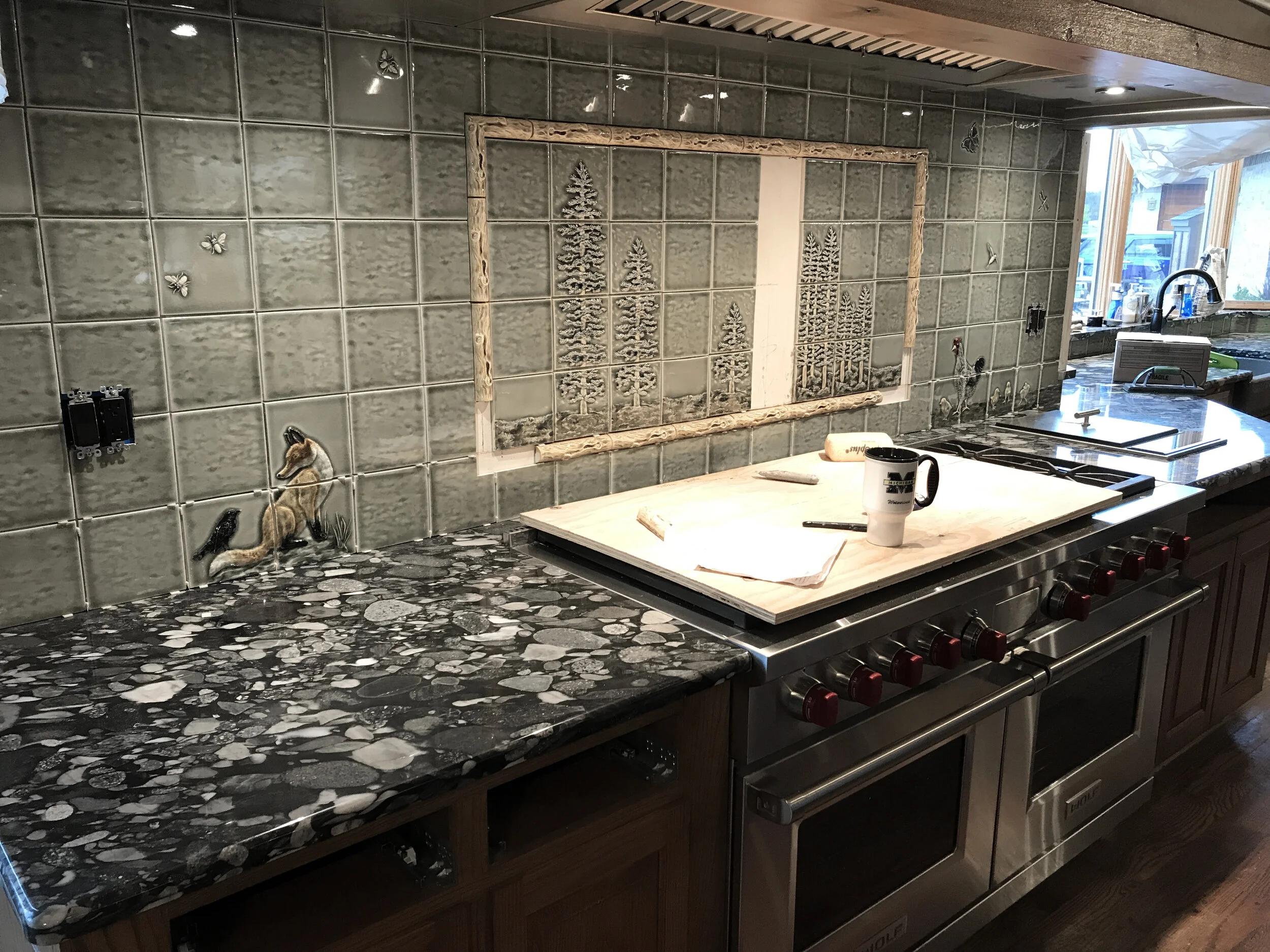 Decorative tile backsplash inlay