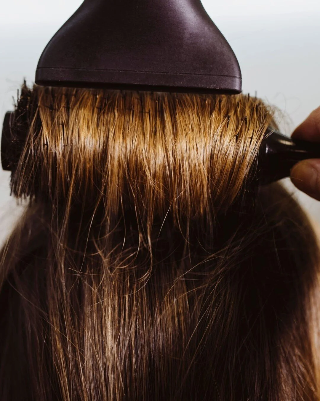 Das perfekte Finish

Du brauchst f&uuml;r ein Event das perfekte Haar und das passende Make Up? Wir freuen uns dein Styling perfekt in Szene zu setzen. Buche einen Termin und wir beraten dich gerne.

#doublestudio #loft #hairdesser #hairstylist #feel