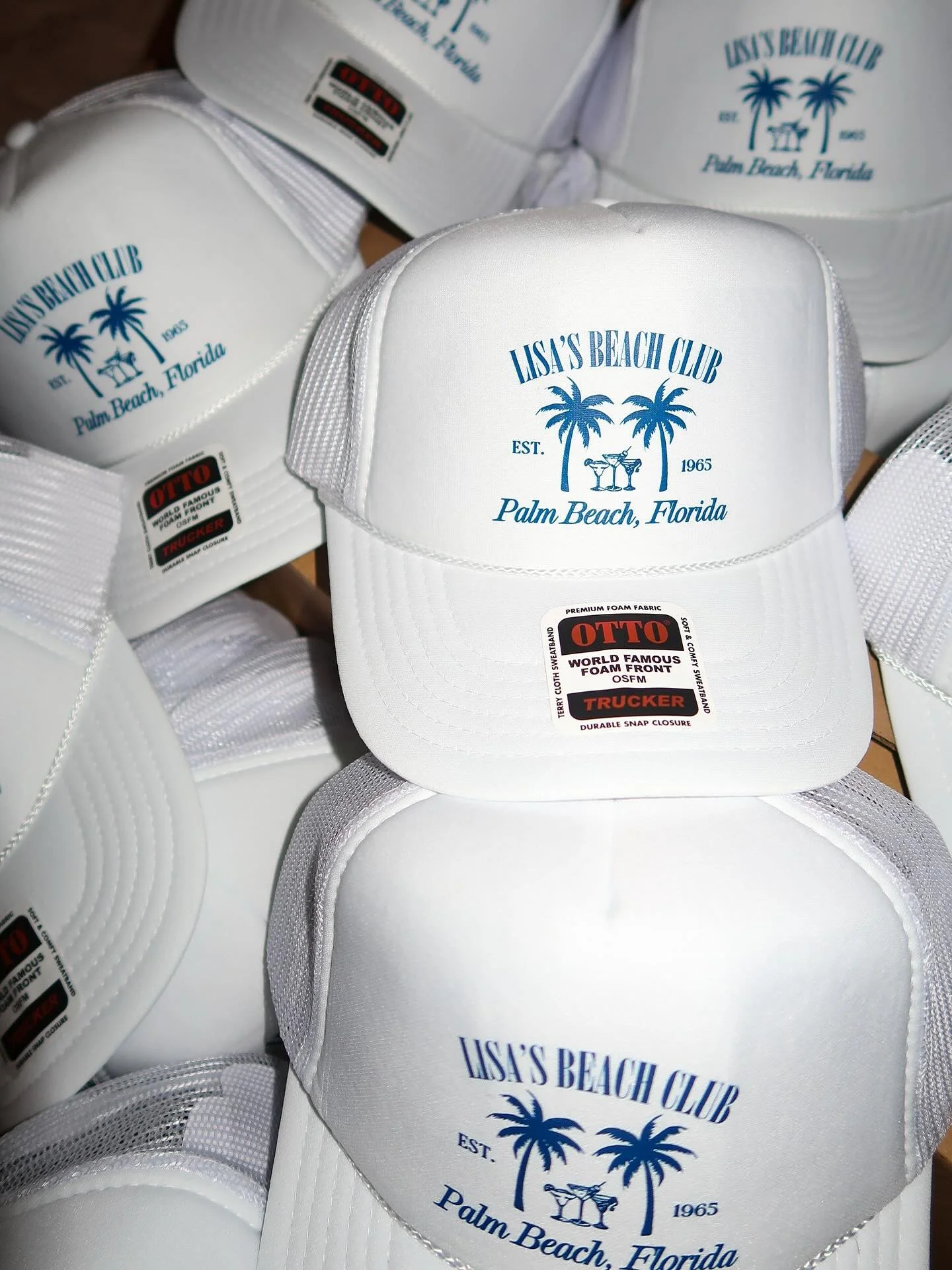 Trucker hats for every occasion 🧢

#smallbusiness #supportsmallbusiness #handmade #shopsmall #shoplocal #bridal #entrepreneur #business #supportlocal #fashion #love #localbusiness #explorepage #marketing #art #businessowner #instagood #smallbusiness