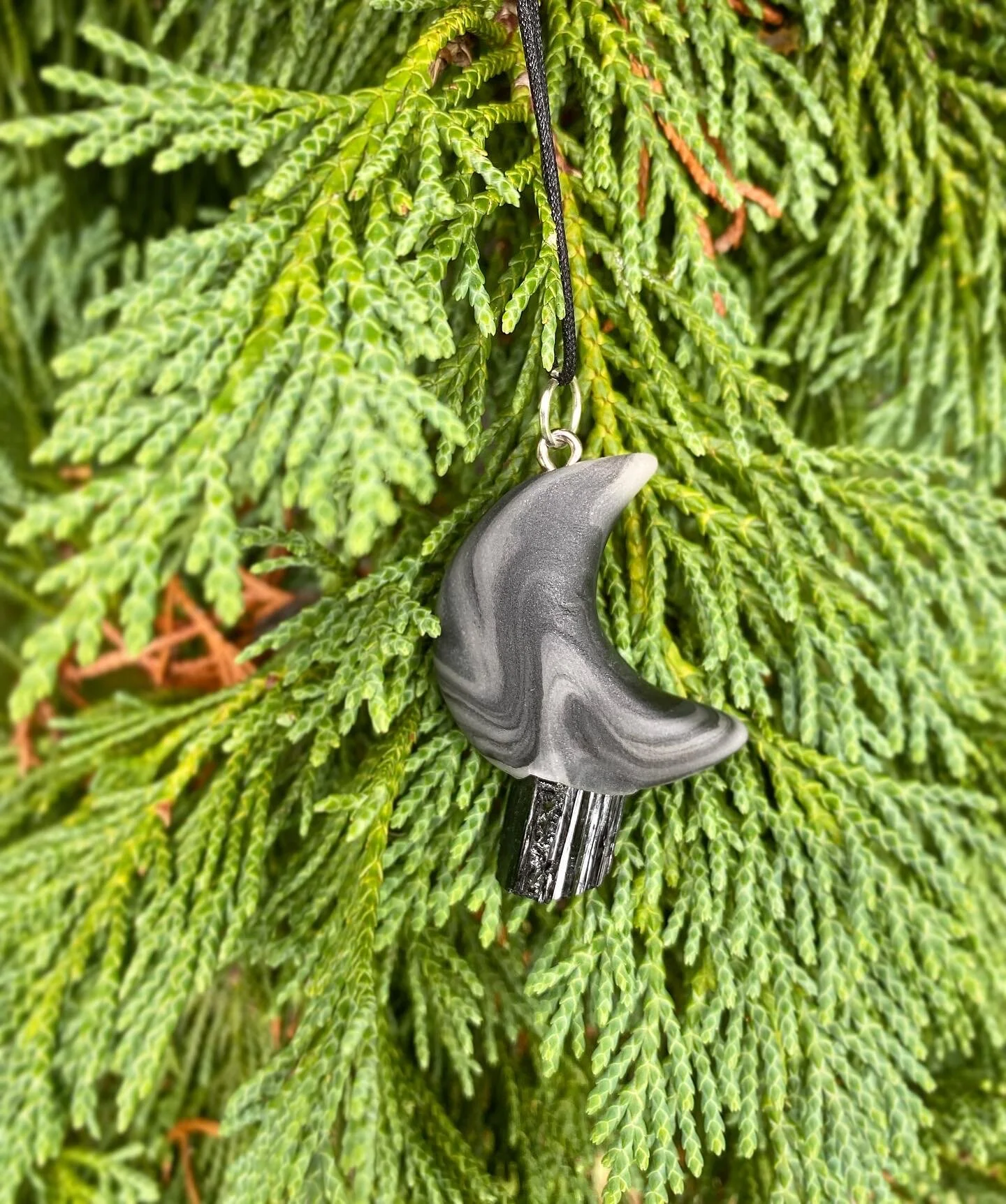 Moon Magic Black Marble setting with Raw Black Tourmaline