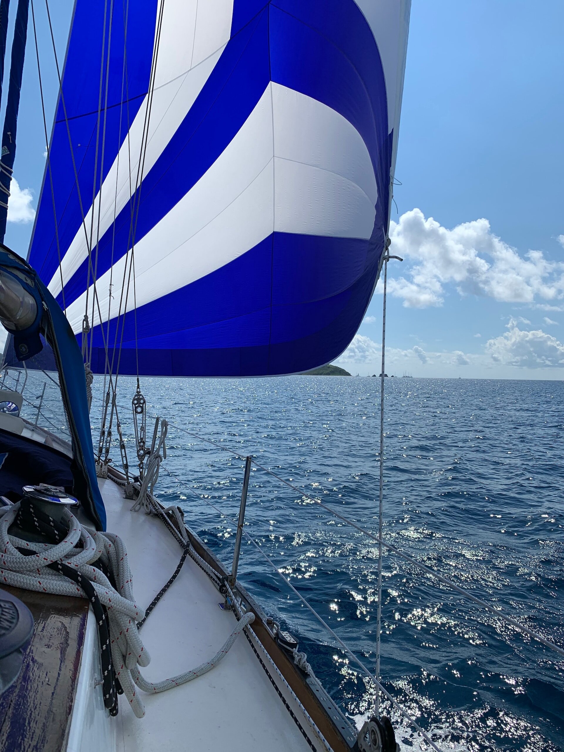 Sail+boat+on+Marthas+Vineyard.jpg