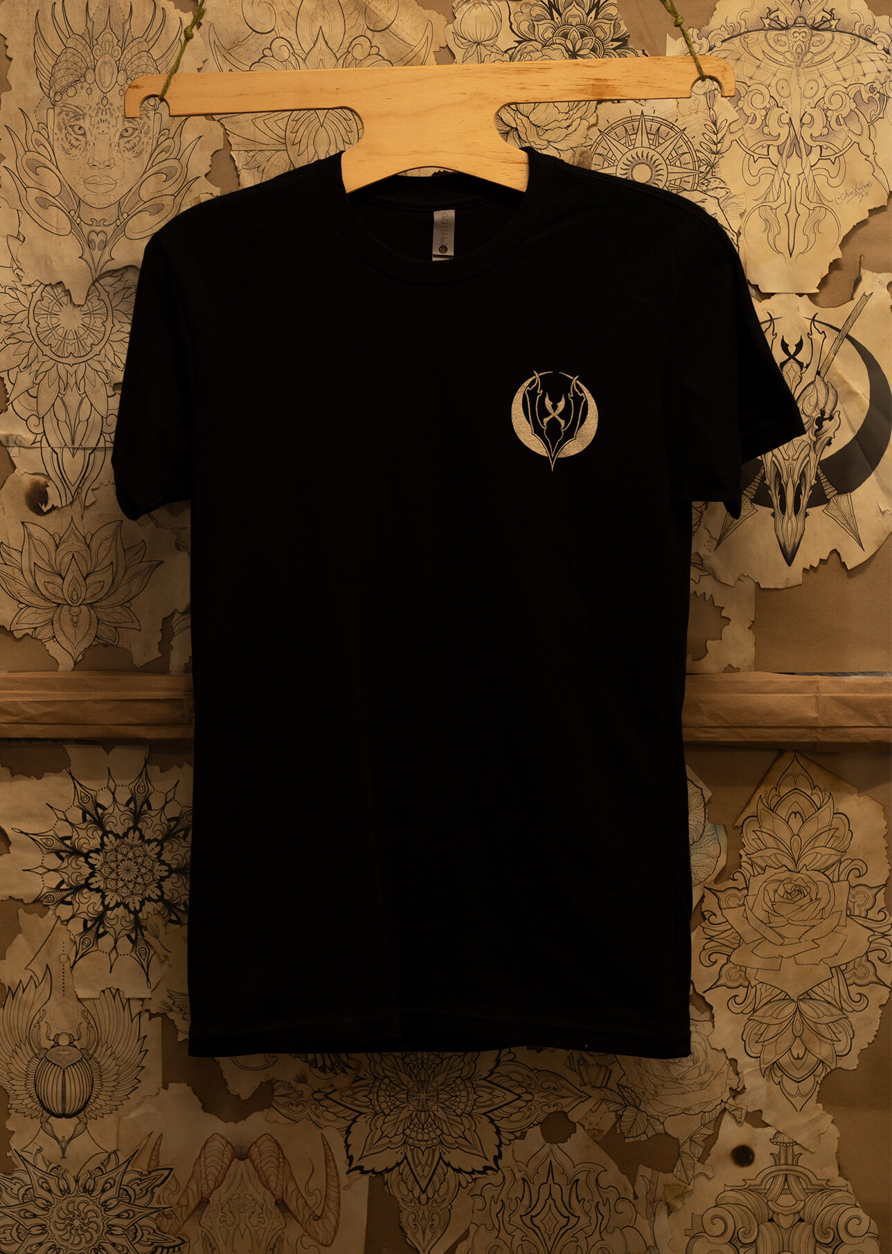 Cheko-black-arrow-tshirt-front.jpg