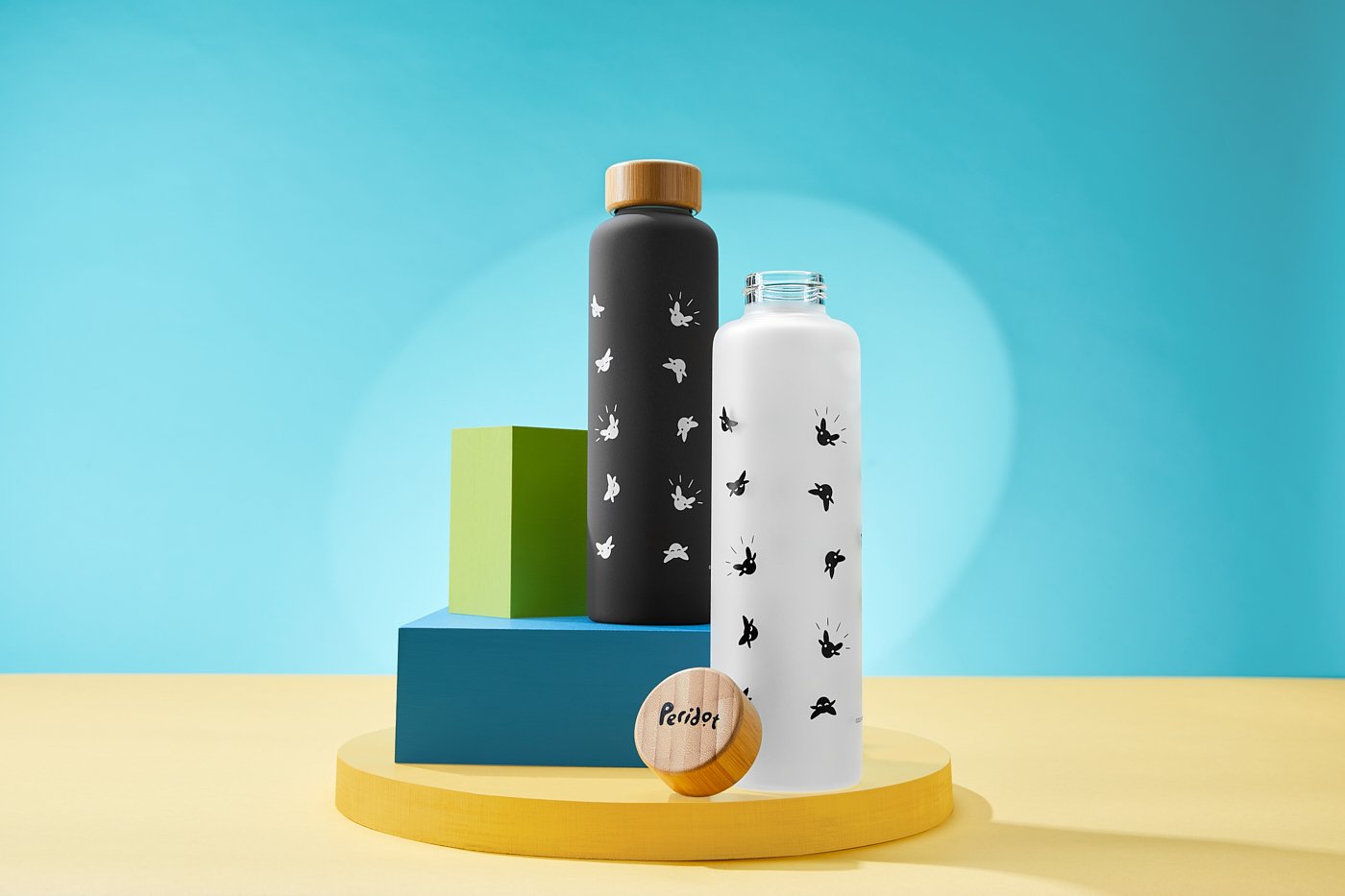 ADVOC8_Peridot_Water_Bottle_Group_V2_Cap_32446.jpg