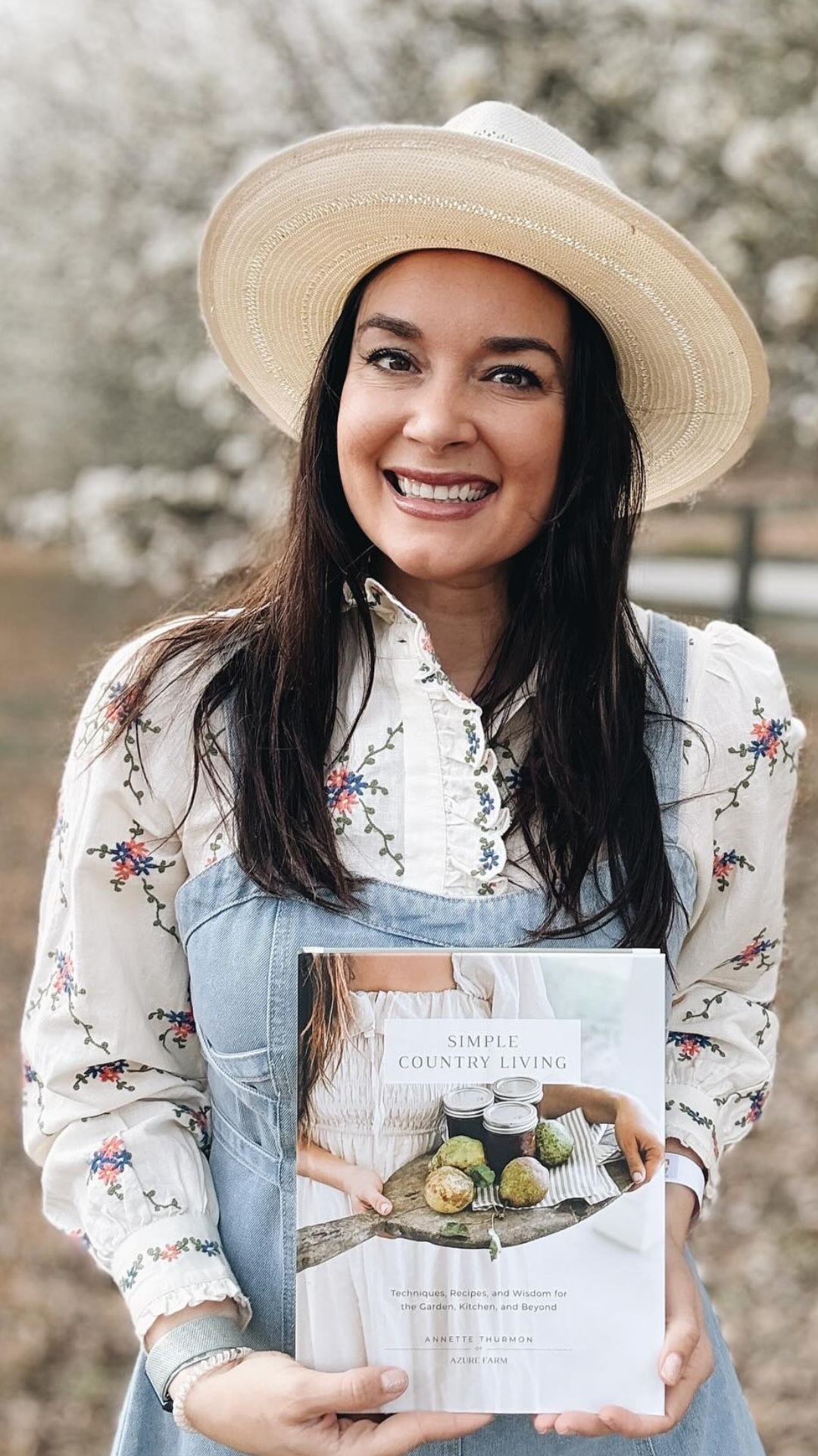 Annette - Author + Social Influencer.png