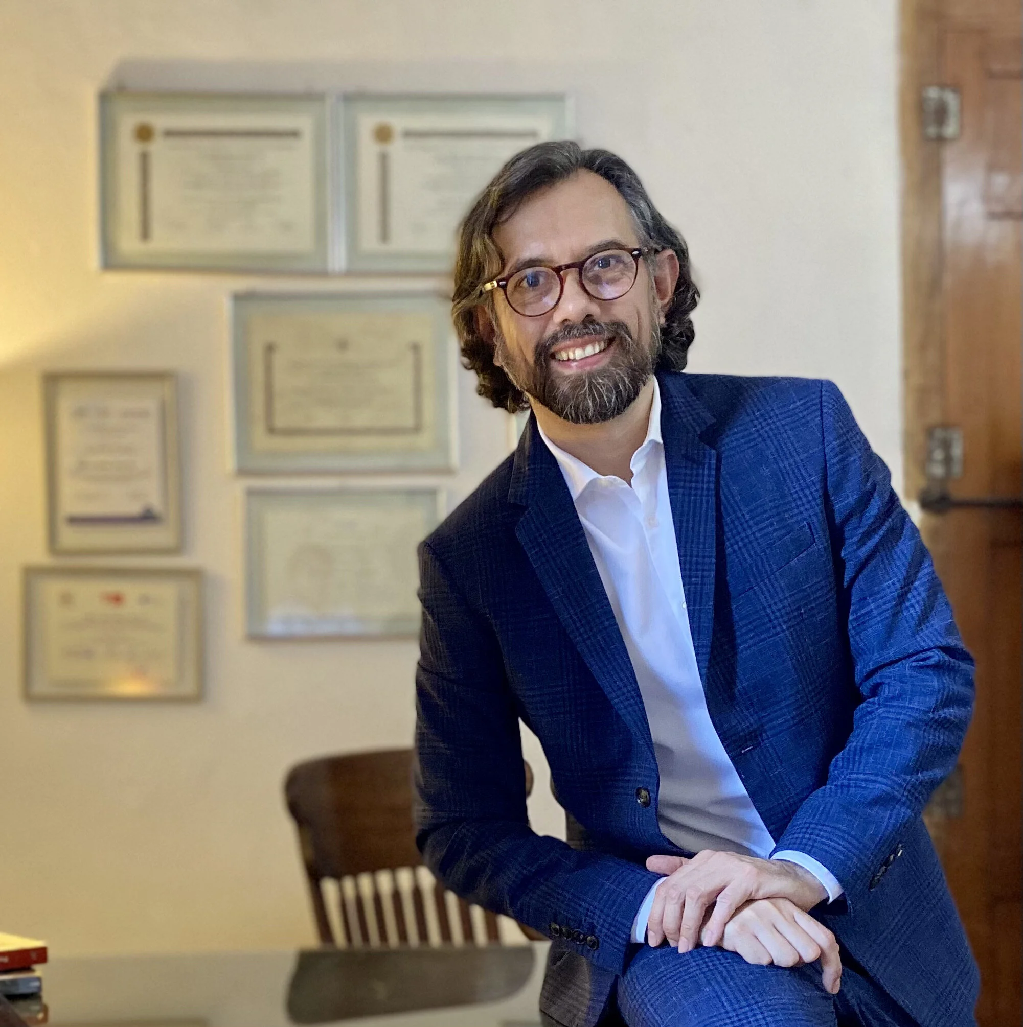 Viviendo la Contradicción 