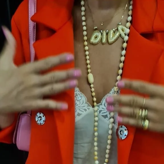 Capturing the moment&hellip;

Crimson Red coat by @jookhcouture 
Ivory necklace &amp; rings my mother&rsquo;s
Lace top vintage Victoria Secret 
White linen skirt H&amp;M 
Nude plastic sandals Zara
Bubblegum pink bag YSL

#ranasalam #outfitoftheday
