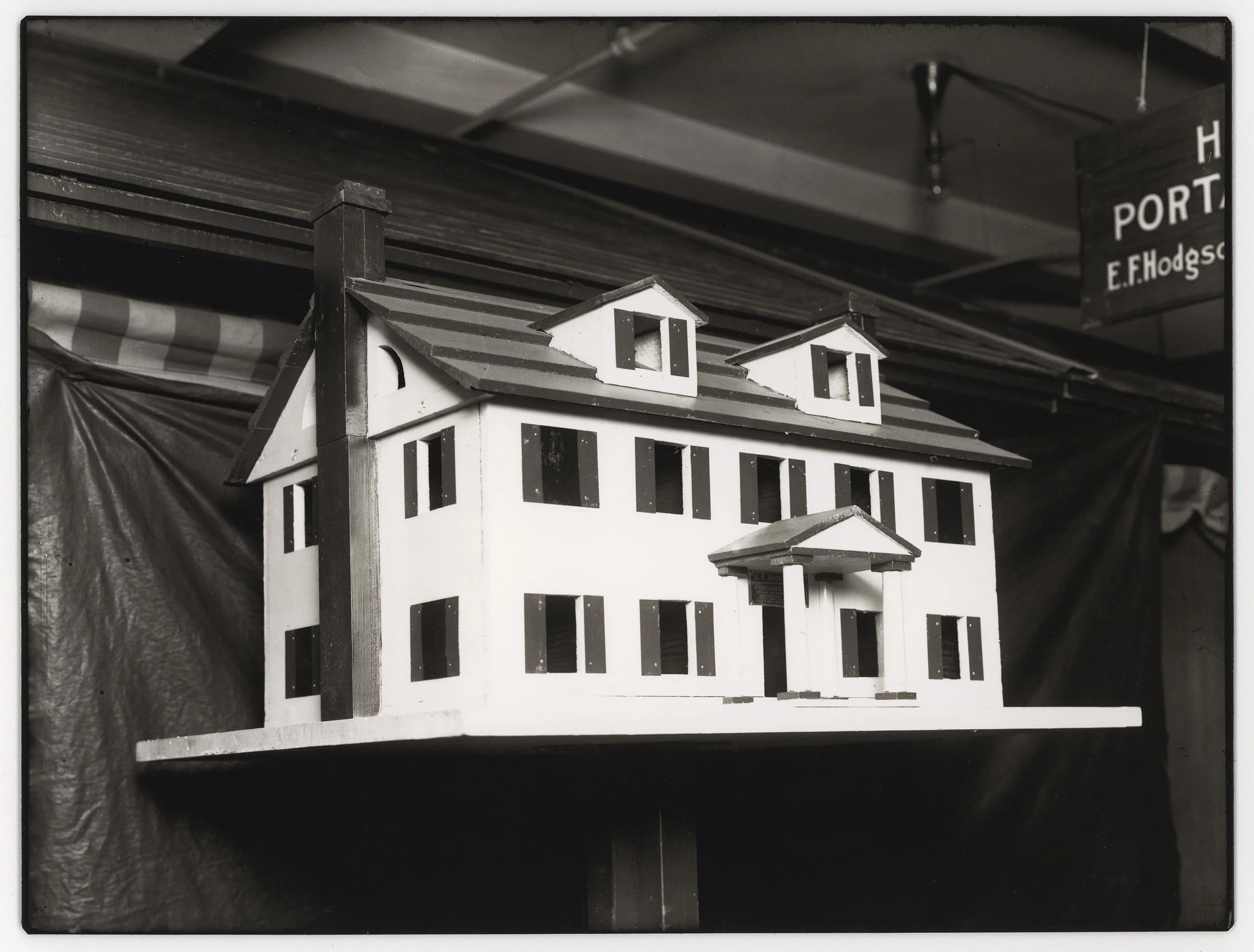 House2_300.jpg