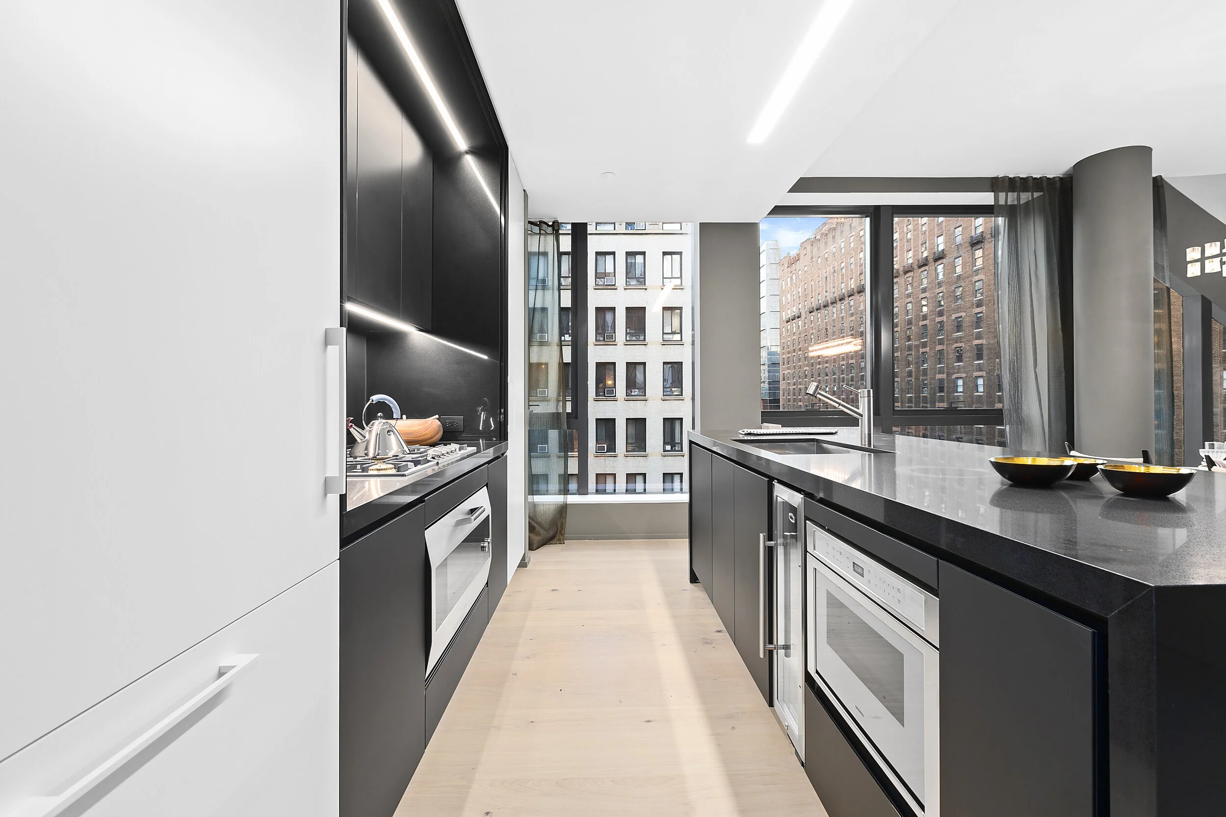 Kitchen 2.jpg