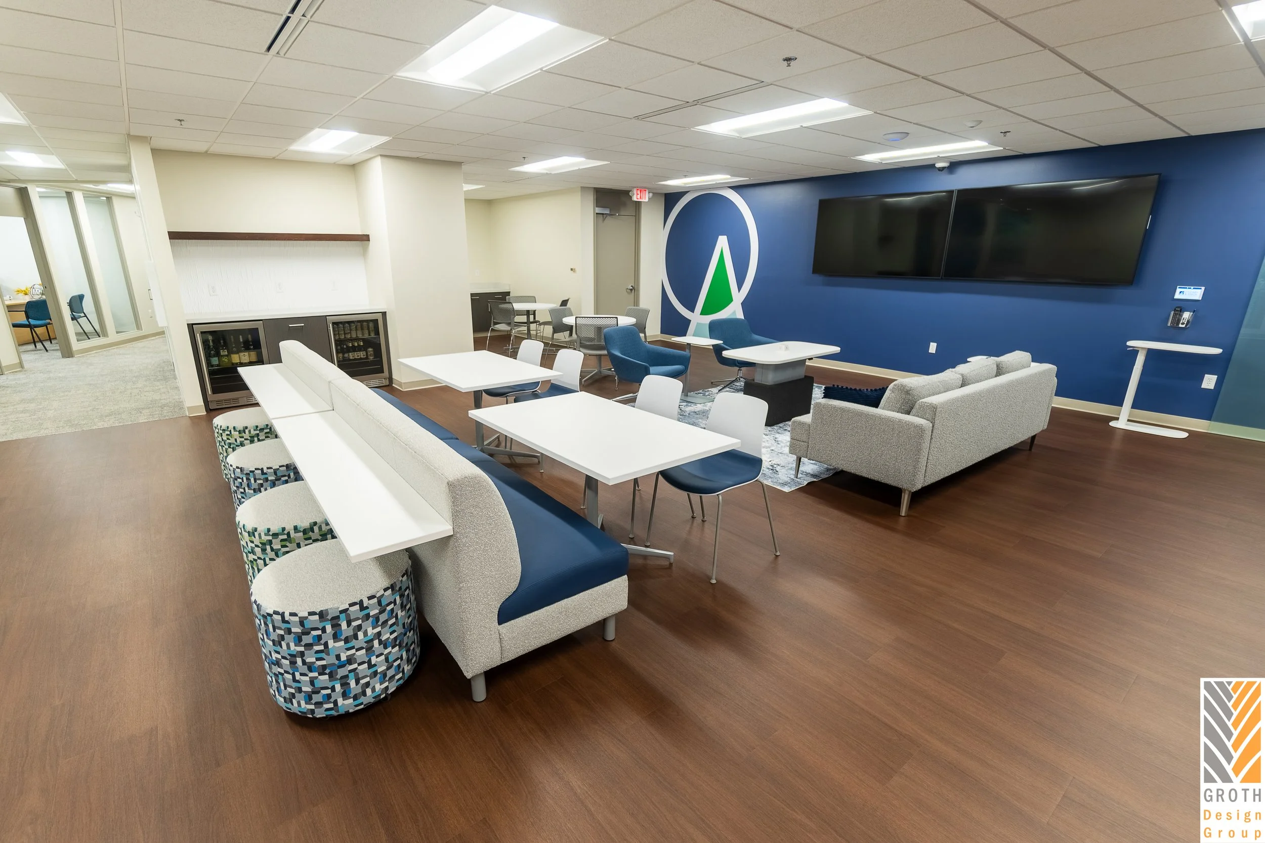 Lobby 2.jpg