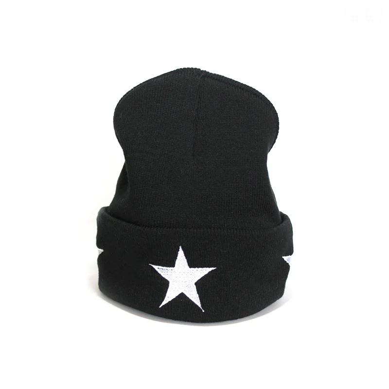 beanie_1_blk_3.jpg