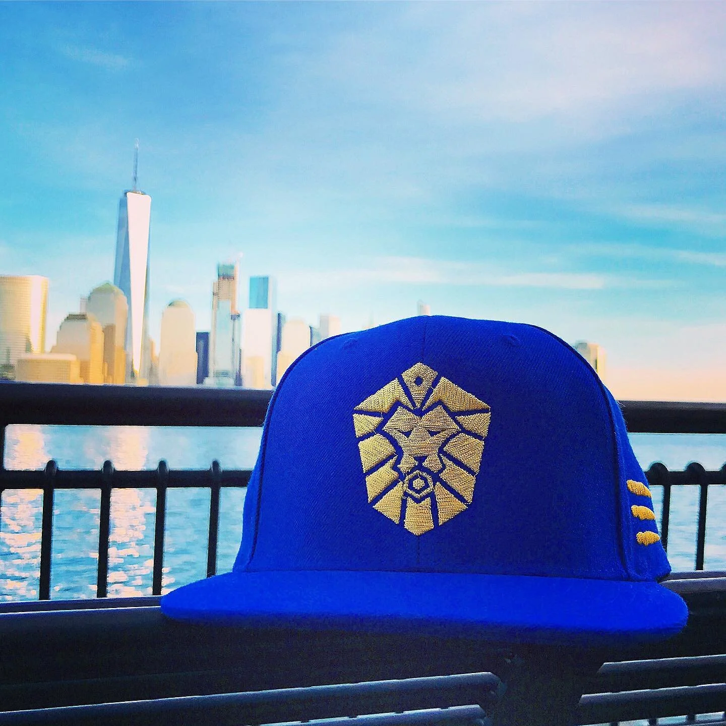 Tales of two cities #NYCJC #NJNY
.
.
.
.
.
.
#PRIMAlifestyle #MVGNA #royalty #snapbacksforsale #NJNY #styleinspo #stylebloggers #styleoftheday #jerseycity #swag