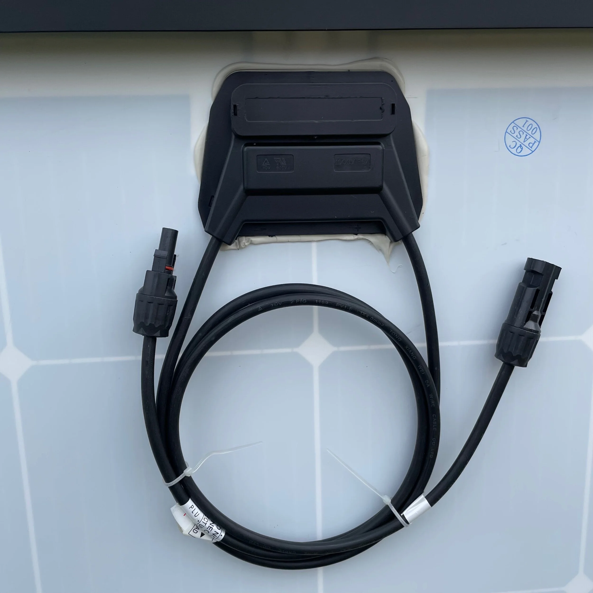 4FCA7249-AAA8-40CA-B54B-D8B2AA704FA1