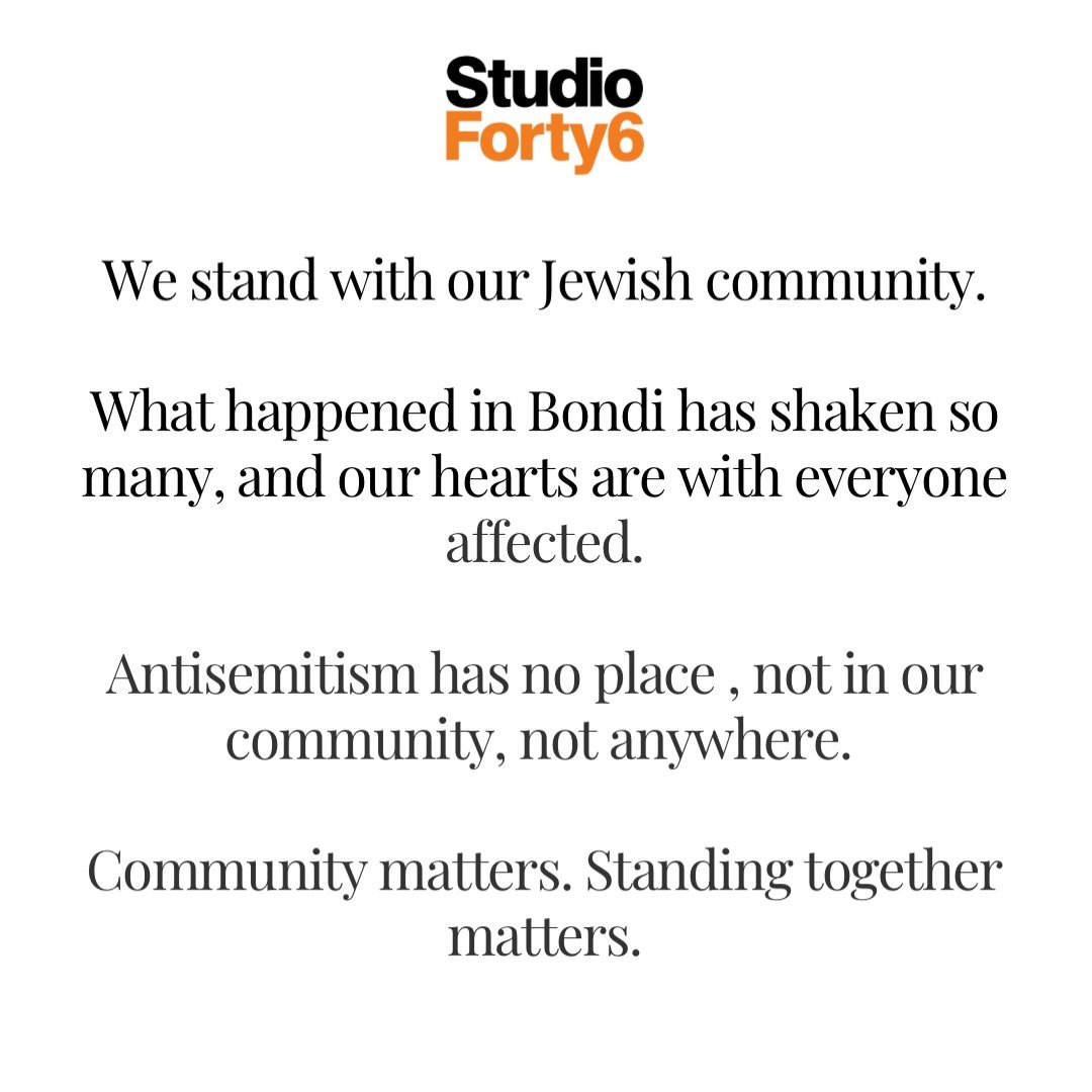 Together we rise above the darkness, fueled by love and light. 

Huge shout out to @lexilamm, our incredible coach who&rsquo;s always there for us. 

Sending love to everyone right now.

#standtogether 
#communityf&igrave;rst 
#studioforty6