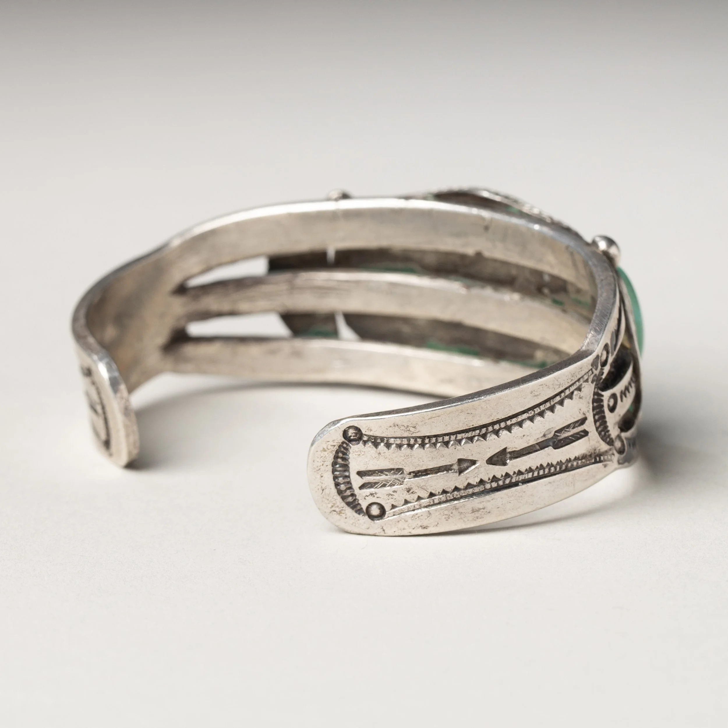 2283-Three-Stone-Navajo-Bracelet-Native-American-Jewelry-Art-Blackburn-3.jpg
