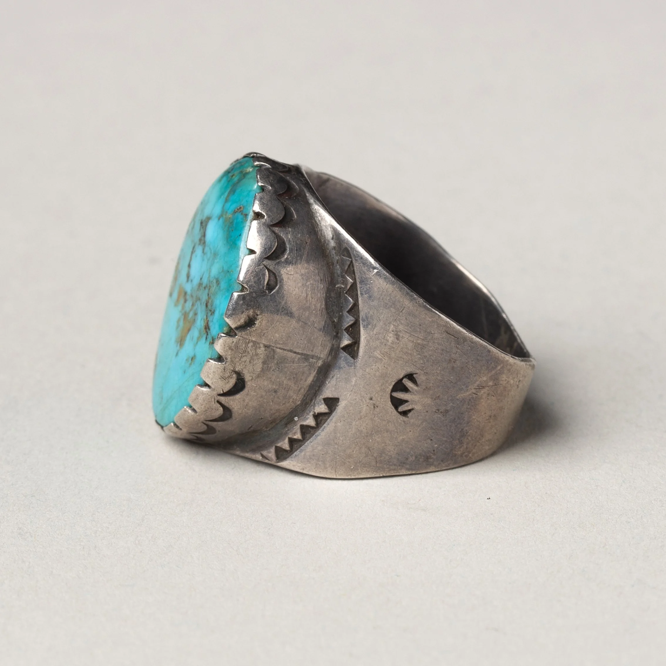 2285-1950s-Cerrillos-Turquoise-Ring-Native-American-Jewelry-Art-Blackburn-3.jpg