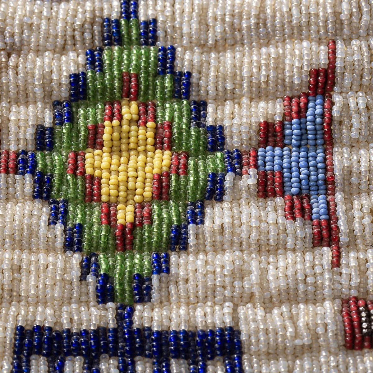 2386-Sioux-Ladys-Handbag-Beadwork-Quillwork-Native-American-Art-Blackburn-2.jpg