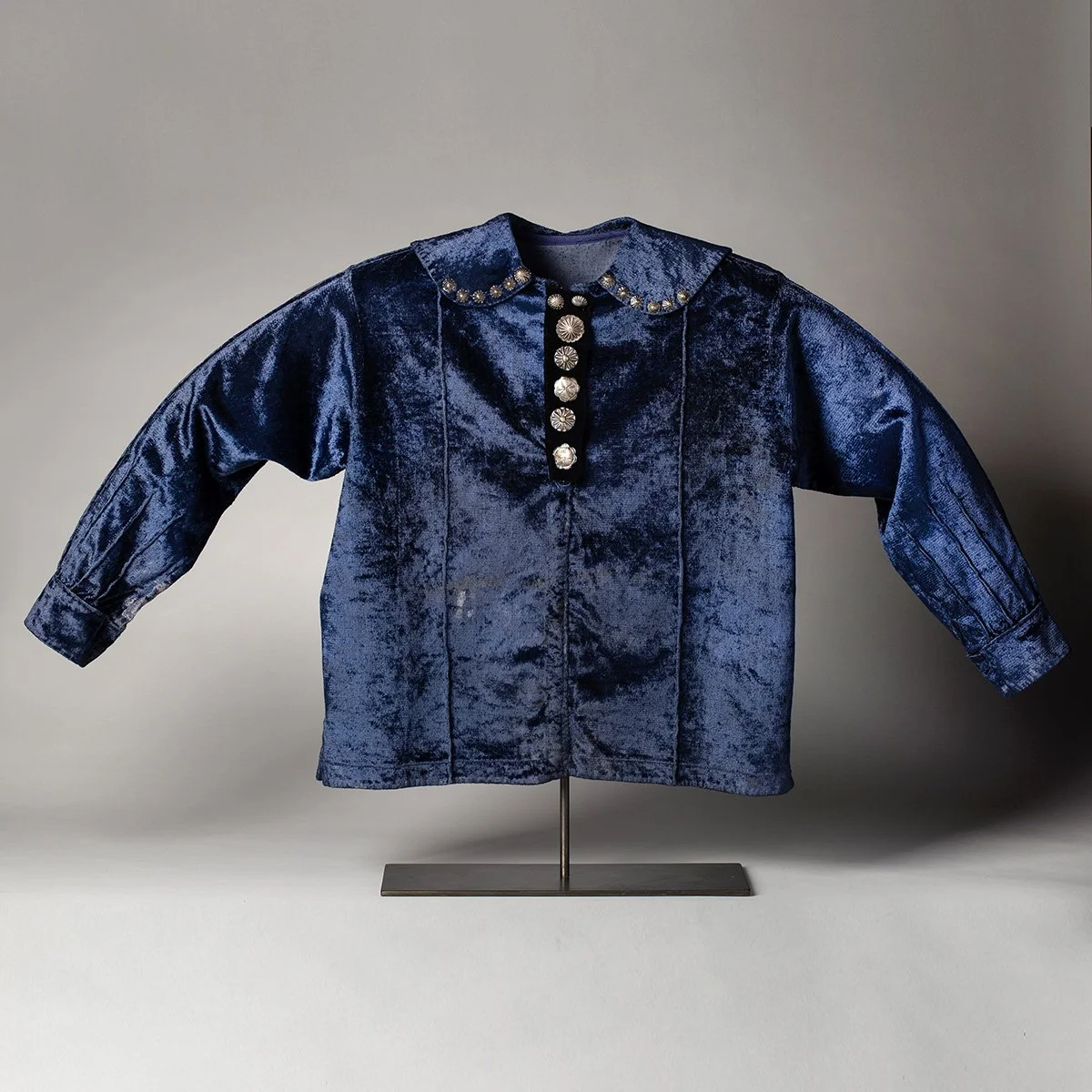 2689-1920s-Navajo-Velvet-Womens-Blouse-Jewelry-Pins-Other-Native-American-Art-Blackburn-1.jpg (Copy)