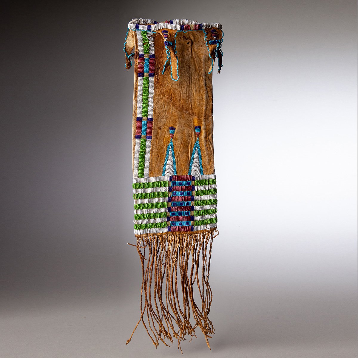 Teton-Sioux-Pipe-Bag-Beadwork-Textiles-Native-American-Art-Blackburn-2.jpg