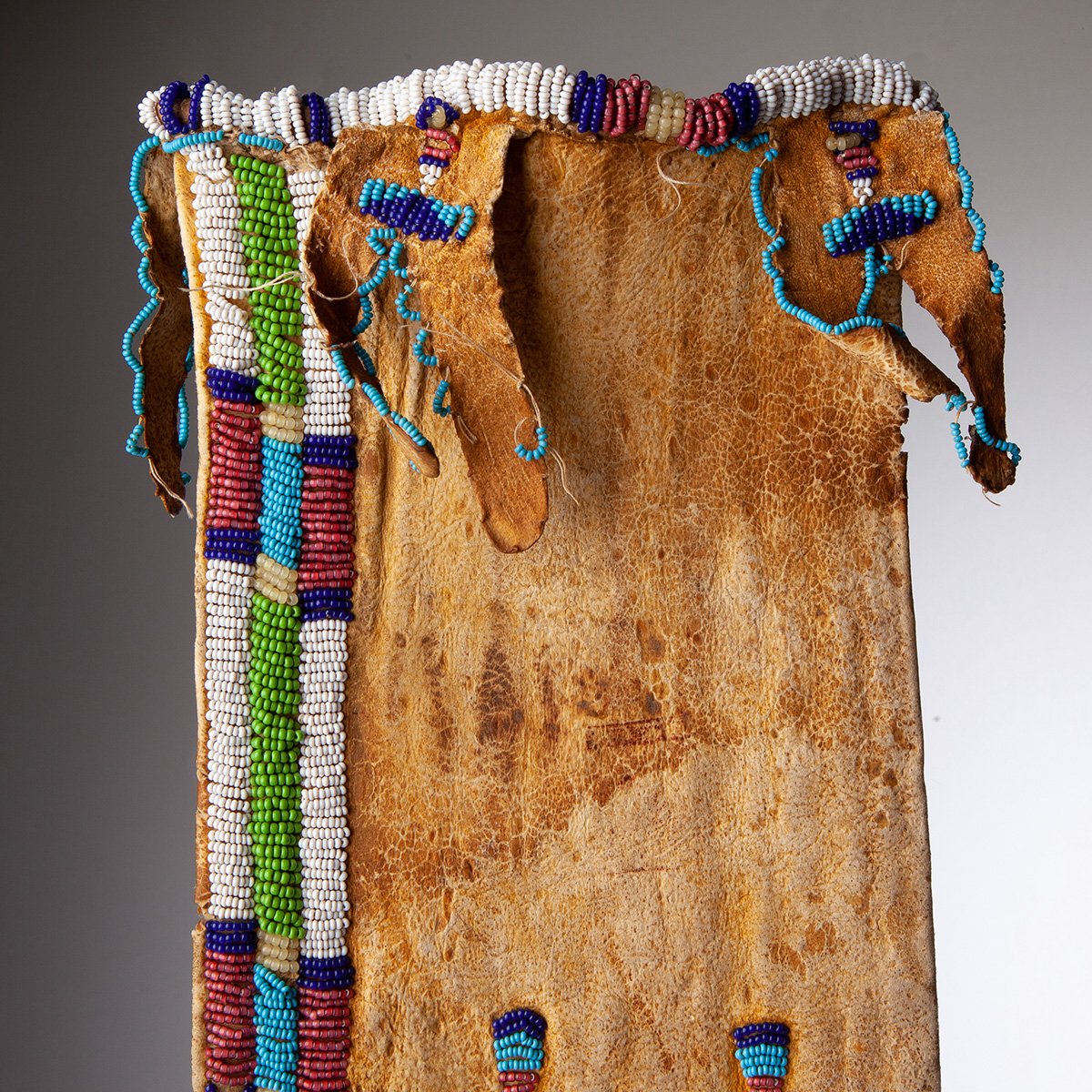 Teton-Sioux-Pipe-Bag-Beadwork-Textiles-Native-American-Art-Blackburn-3.jpg