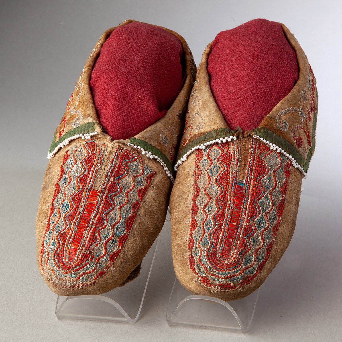 Iroquois-Quilled-Moccasins-Beadwork-Textile-Native-American-Art-Blackburn-1.jpg