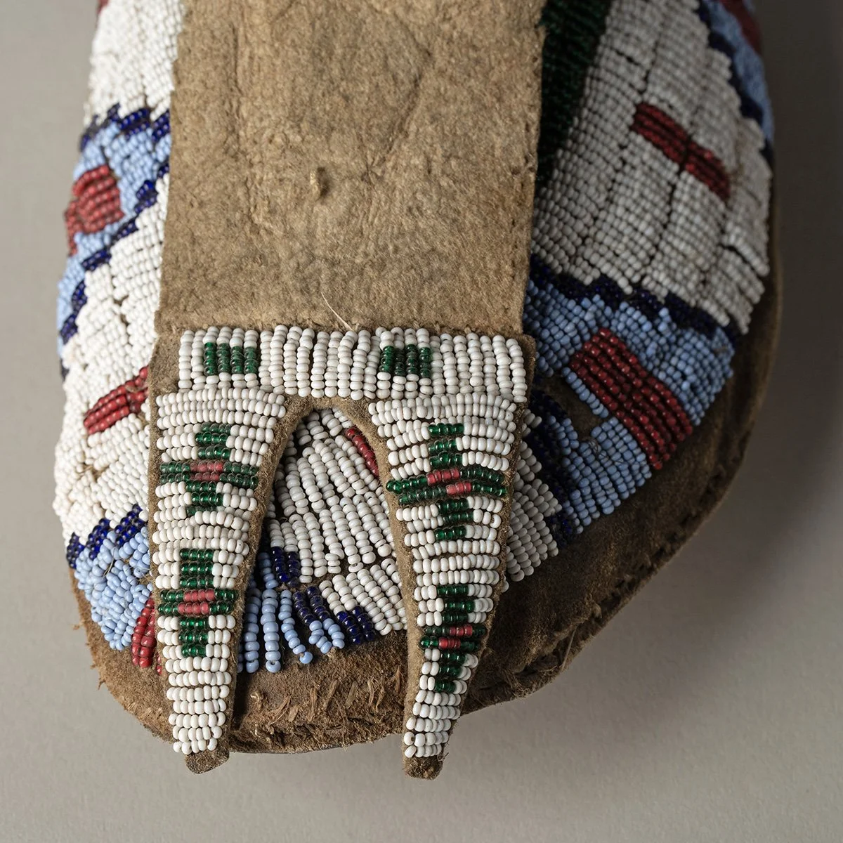 2599-Lakota-Sioux-Moccasins-Art-Blackburn-8.jpg