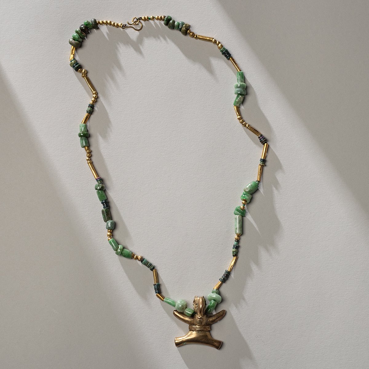 2221-Toucan-Pendant-Pre-Columbian-Gold-Art-Blackburn-1.jpg
