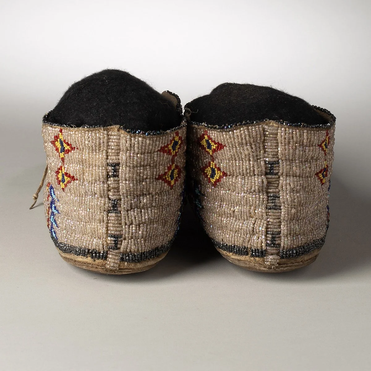 2605-Unusual-Yakima-Moccasins-Art-Blackburn-5.jpg