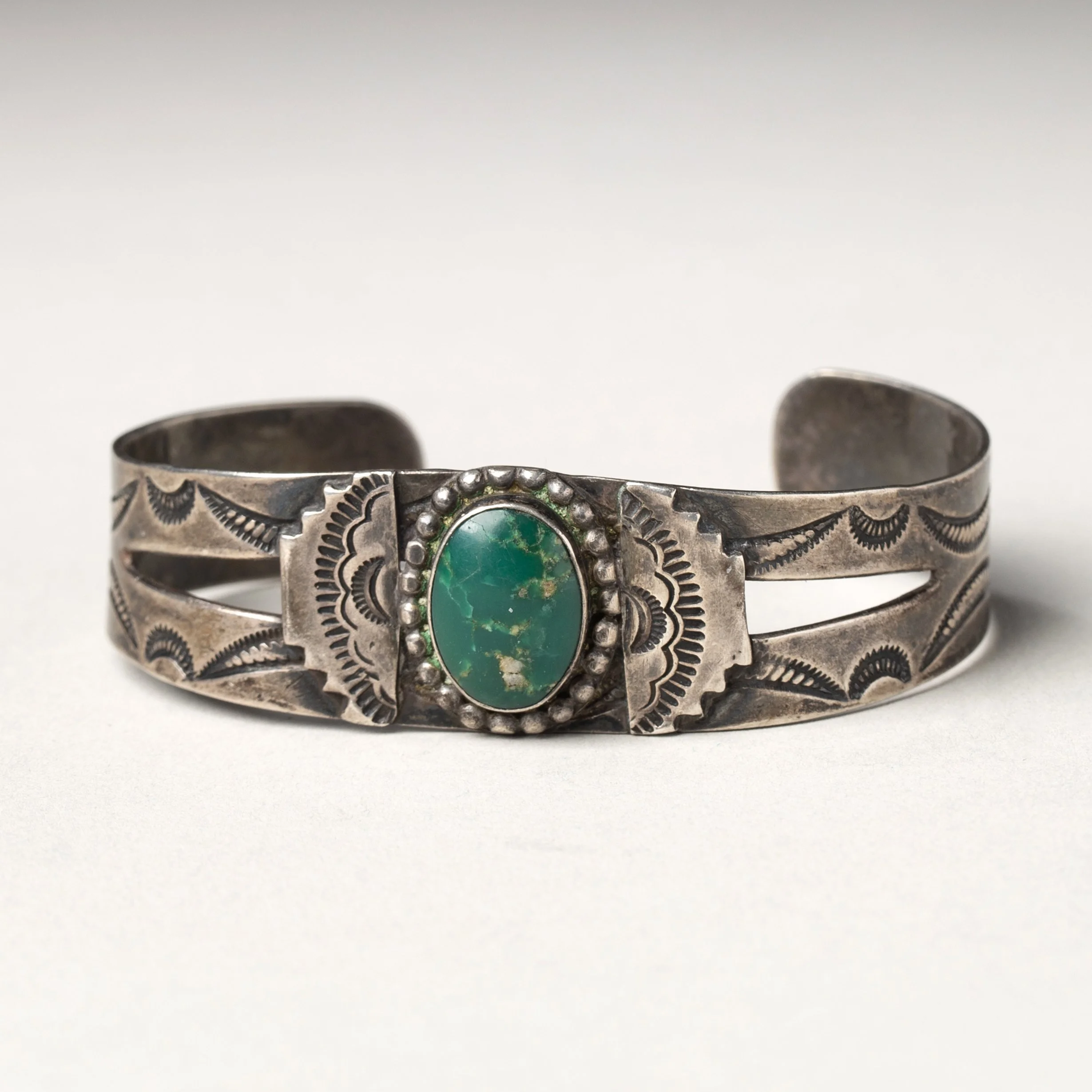 2282-Navajo Bracelet-Native-American-Jewelry-Art-Blackburn-2.jpg