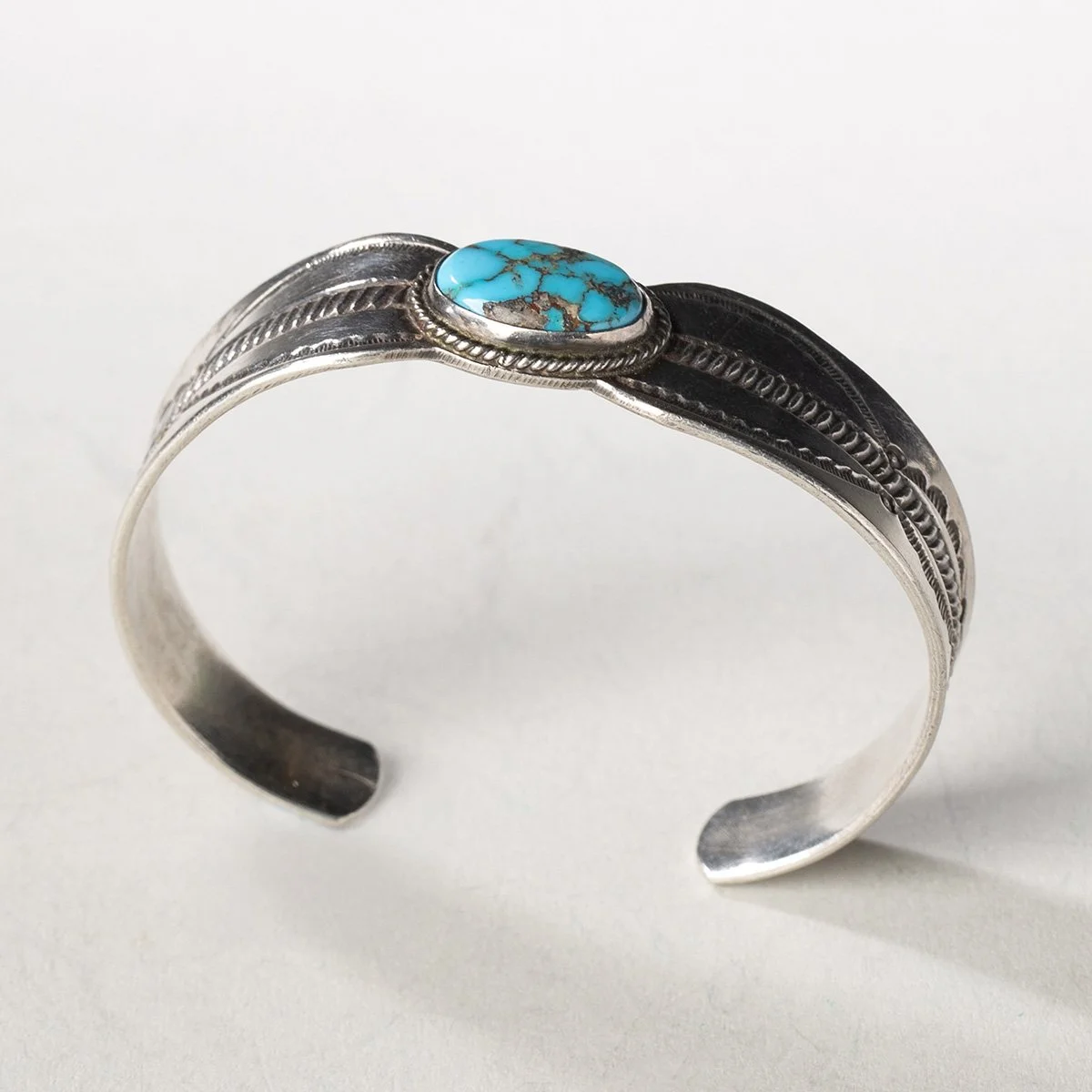 2477-Navajo-bracelet-Oval-Turquoise-Jewelry-Native-American-Art-Blackburn-3.jpg