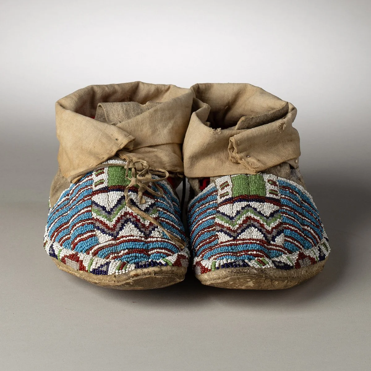 2610-Fine-Paiute-Beaded-Moccasins-Art-Blackburn-3.jpg